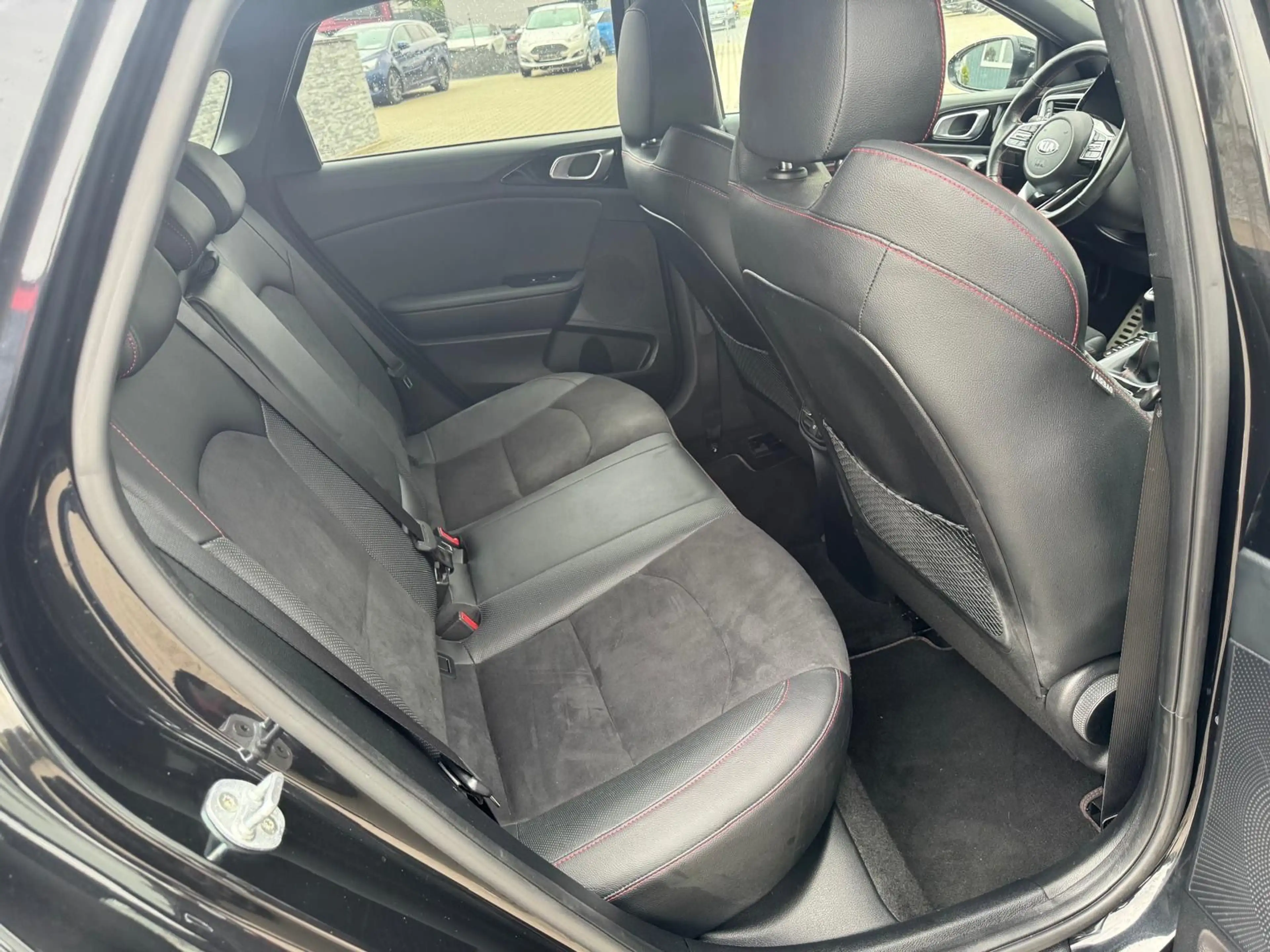 Kia Ceed / cee'd Ceed GT°Limousine°204 PS°Navi°Memory°Winterpaket — photo 14