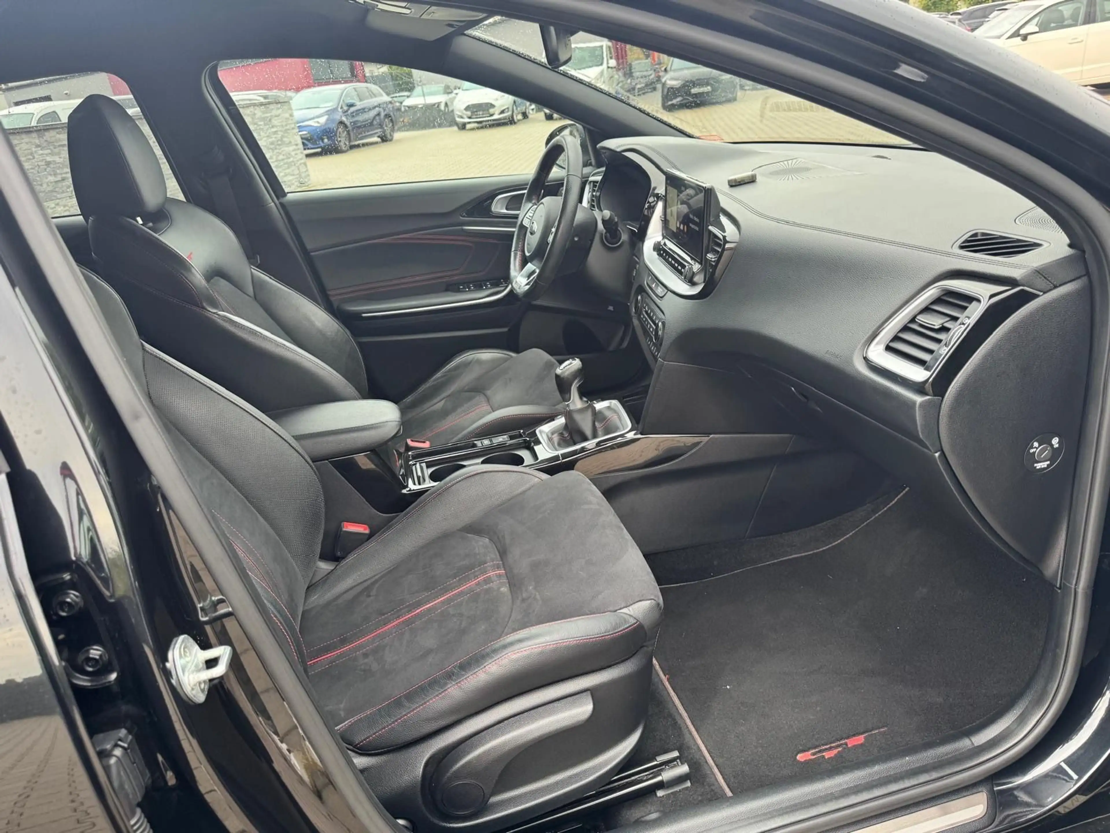 Kia Ceed / cee'd Ceed GT°Limousine°204 PS°Navi°Memory°Winterpaket — photo 12
