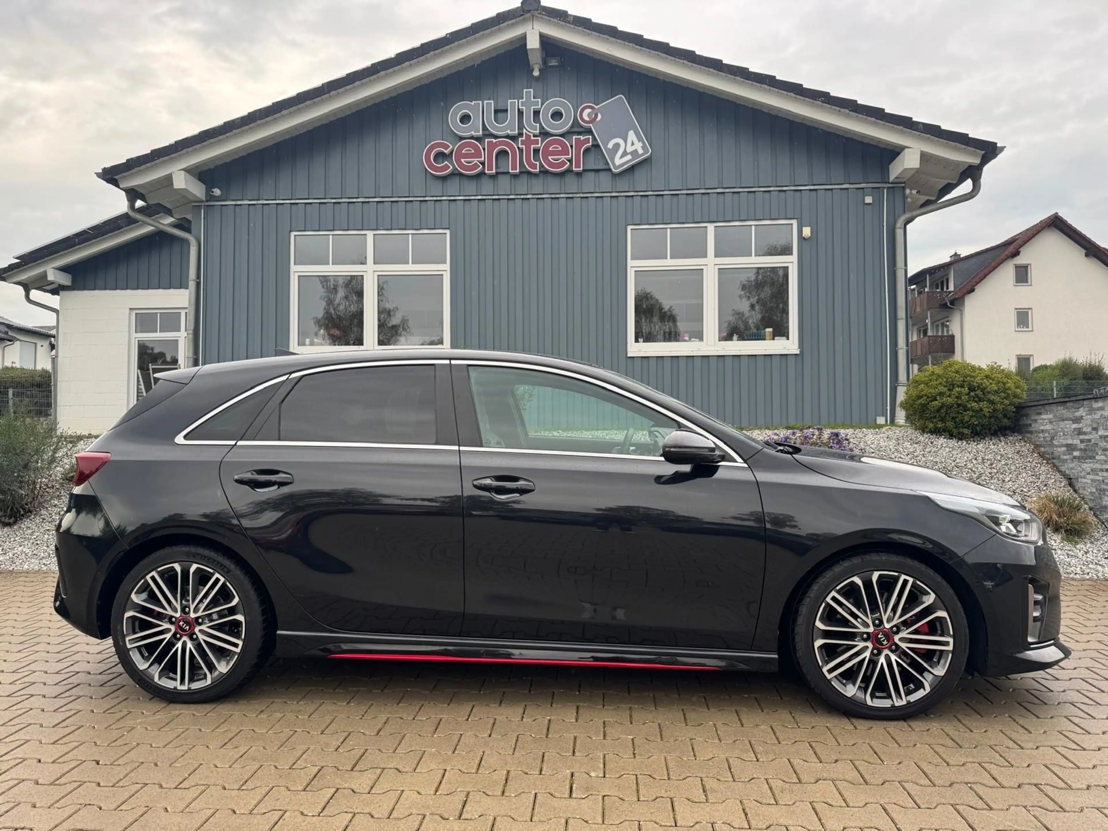 Kia Ceed / cee'd Ceed GT°Limousine°204 PS°Navi°Memory°Winterpaket — photo 2