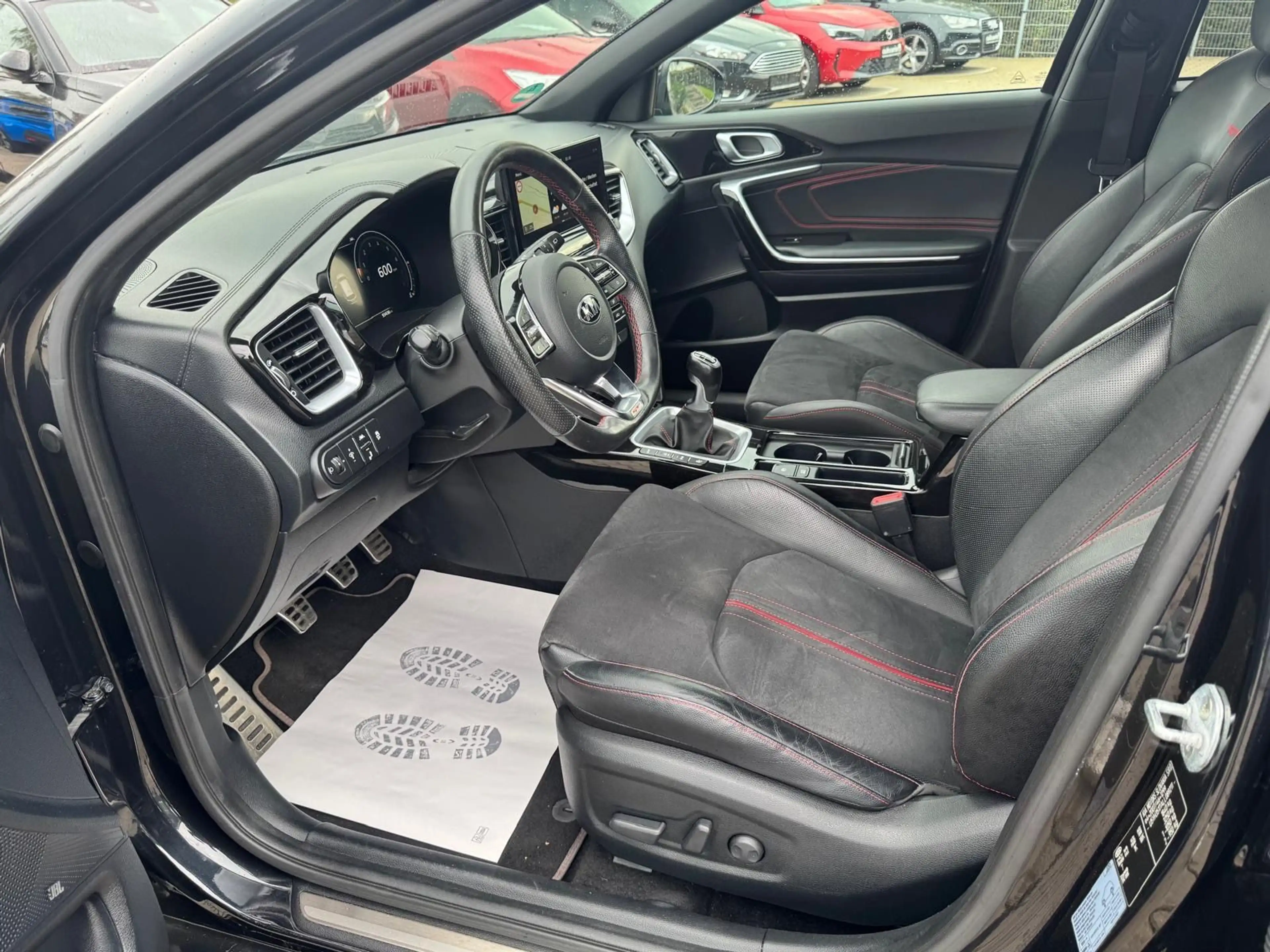 Kia Ceed / cee'd Ceed GT°Limousine°204 PS°Navi°Memory°Winterpaket — photo 11