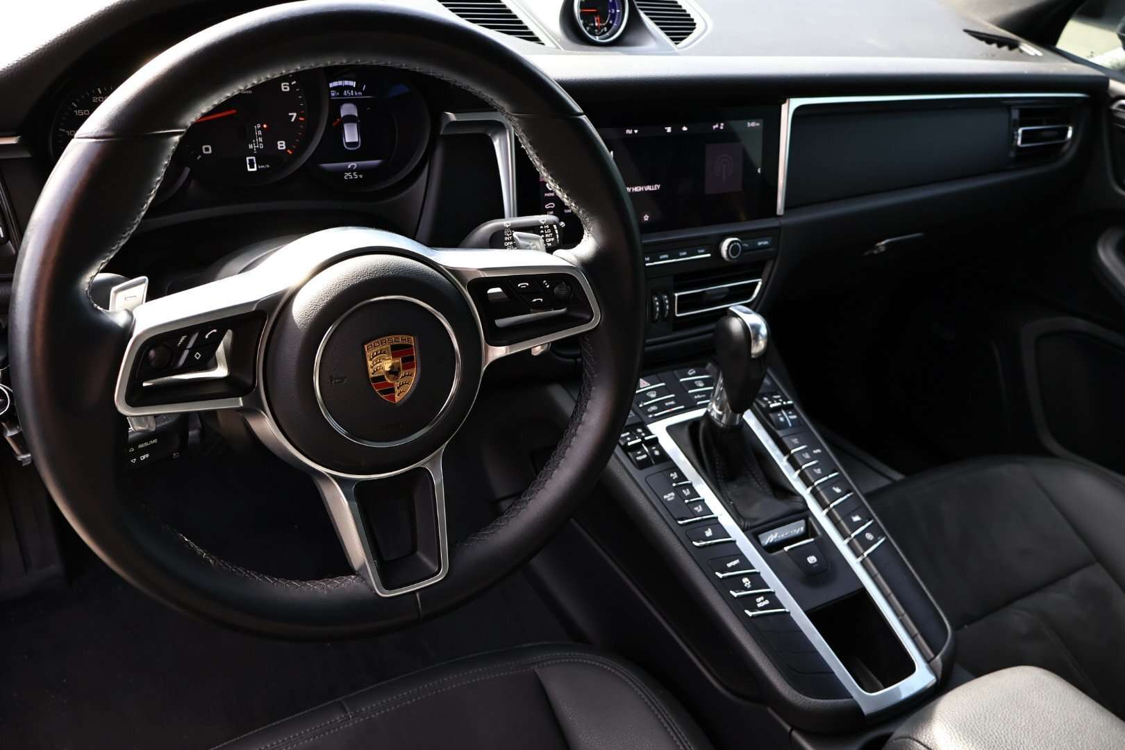 2020 Porsche Macan Base 4dr All-Wheel Drive thumb 12