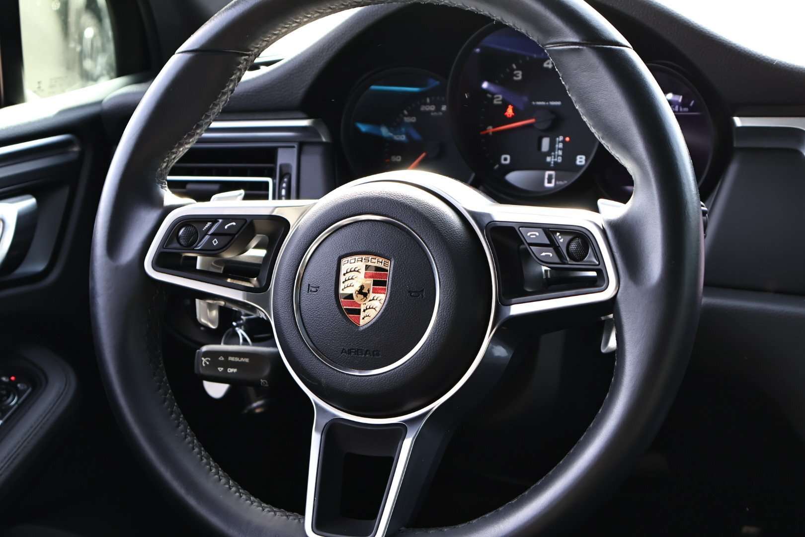 2020 Porsche Macan Base 4dr All-Wheel Drive thumb 13