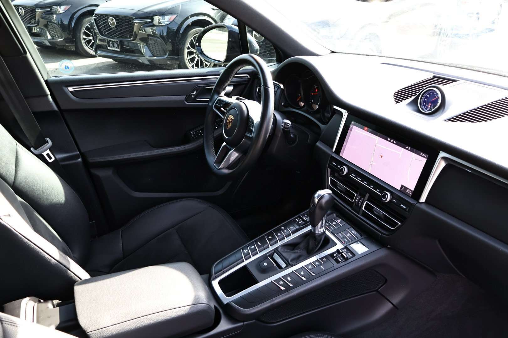 2020 Porsche Macan Base 4dr All-Wheel Drive thumb 30