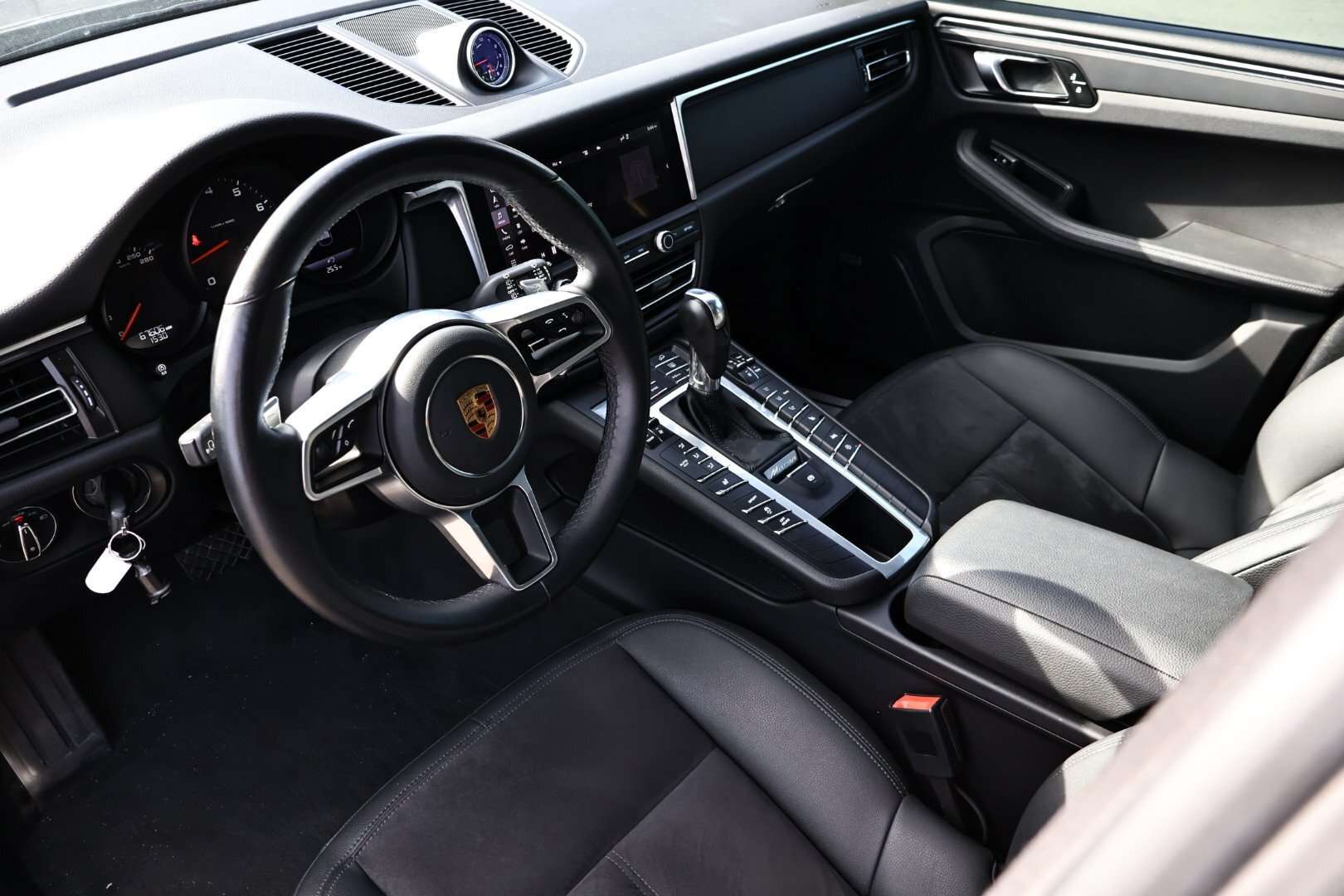 2020 Porsche Macan Base 4dr All-Wheel Drive thumb 9