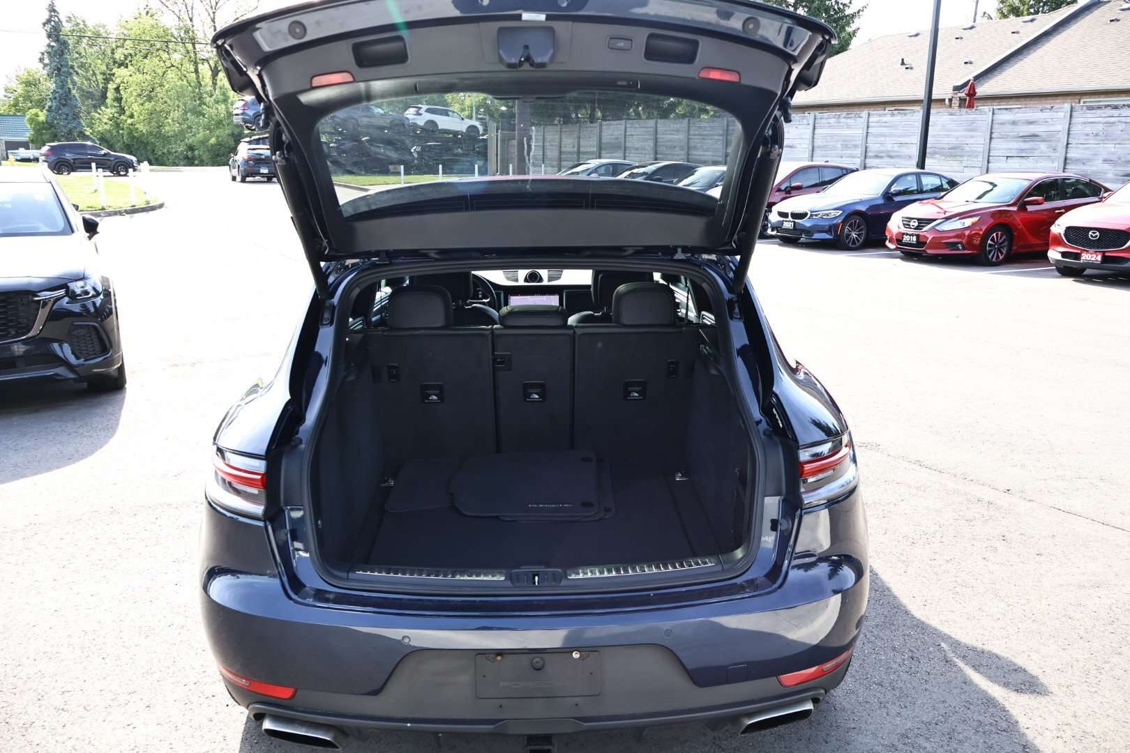 2020 Porsche Macan Base 4dr All-Wheel Drive thumb 25