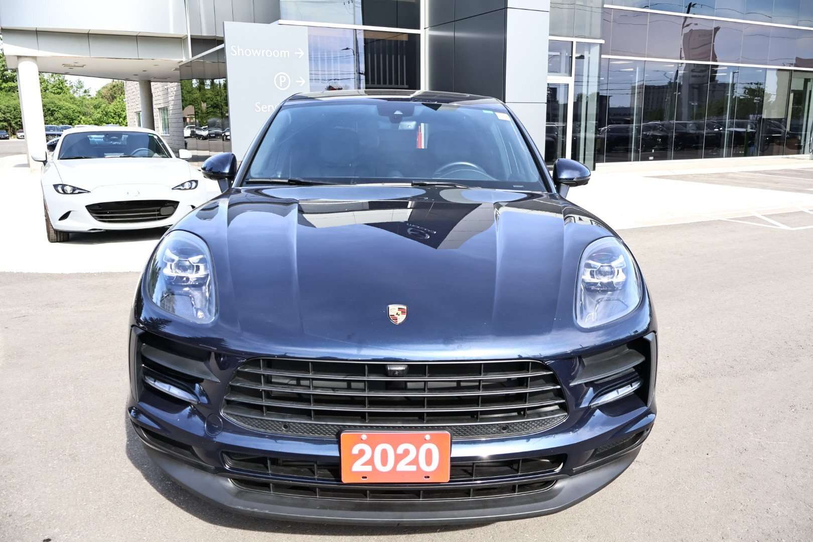 2020 Porsche Macan Base 4dr All-Wheel Drive thumb 8