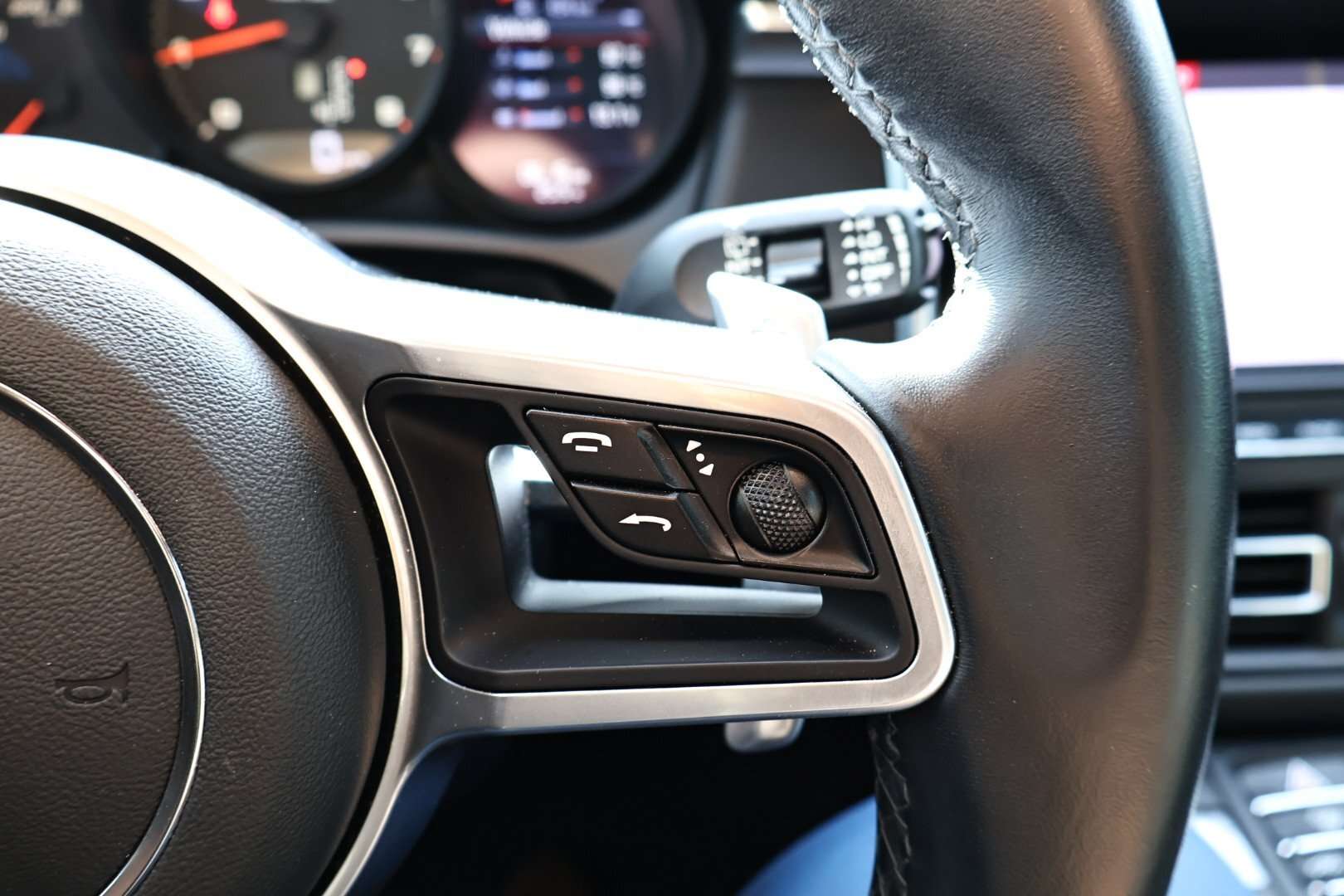 2020 Porsche Macan Base 4dr All-Wheel Drive thumb 15