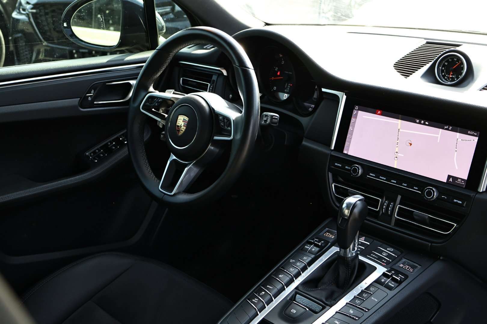 2020 Porsche Macan Base 4dr All-Wheel Drive thumb 29