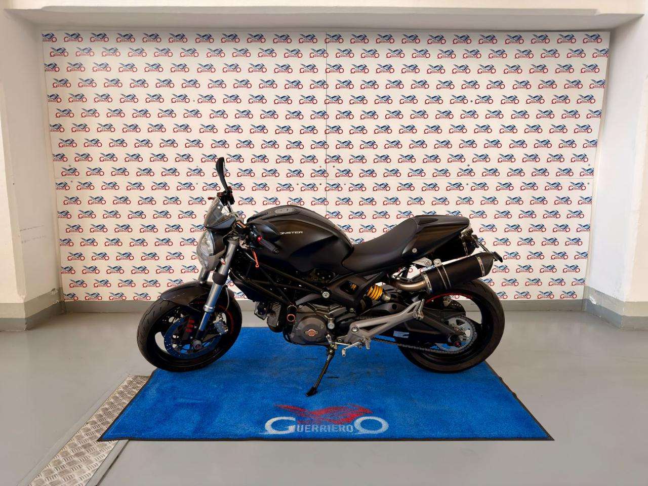 Ducati Monster 696 Garantita e Finanziabile