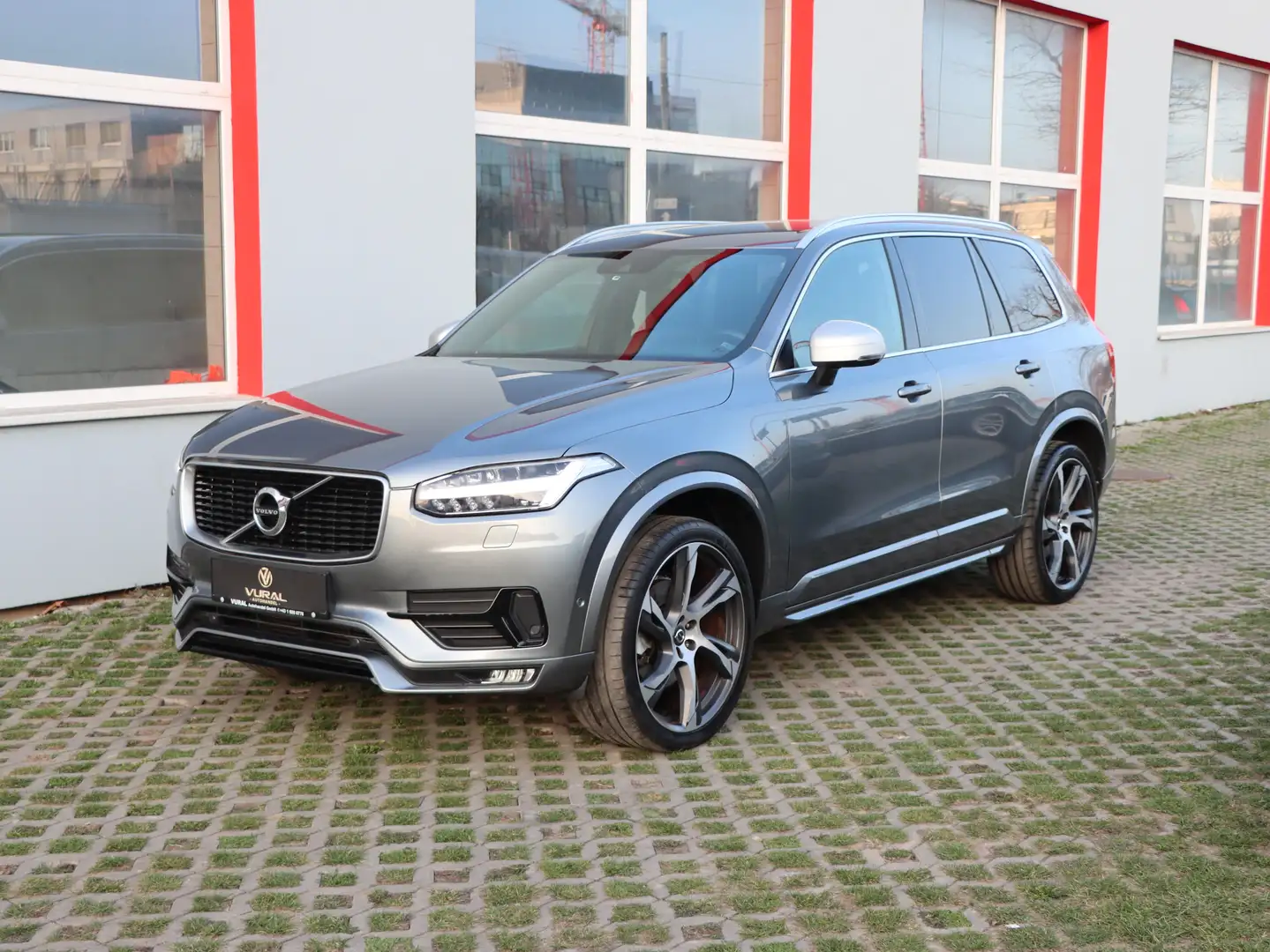 Volvo XC90 R Design AWD | 7-Sitzer | ACC | AHK | Kamera | Grau - 2