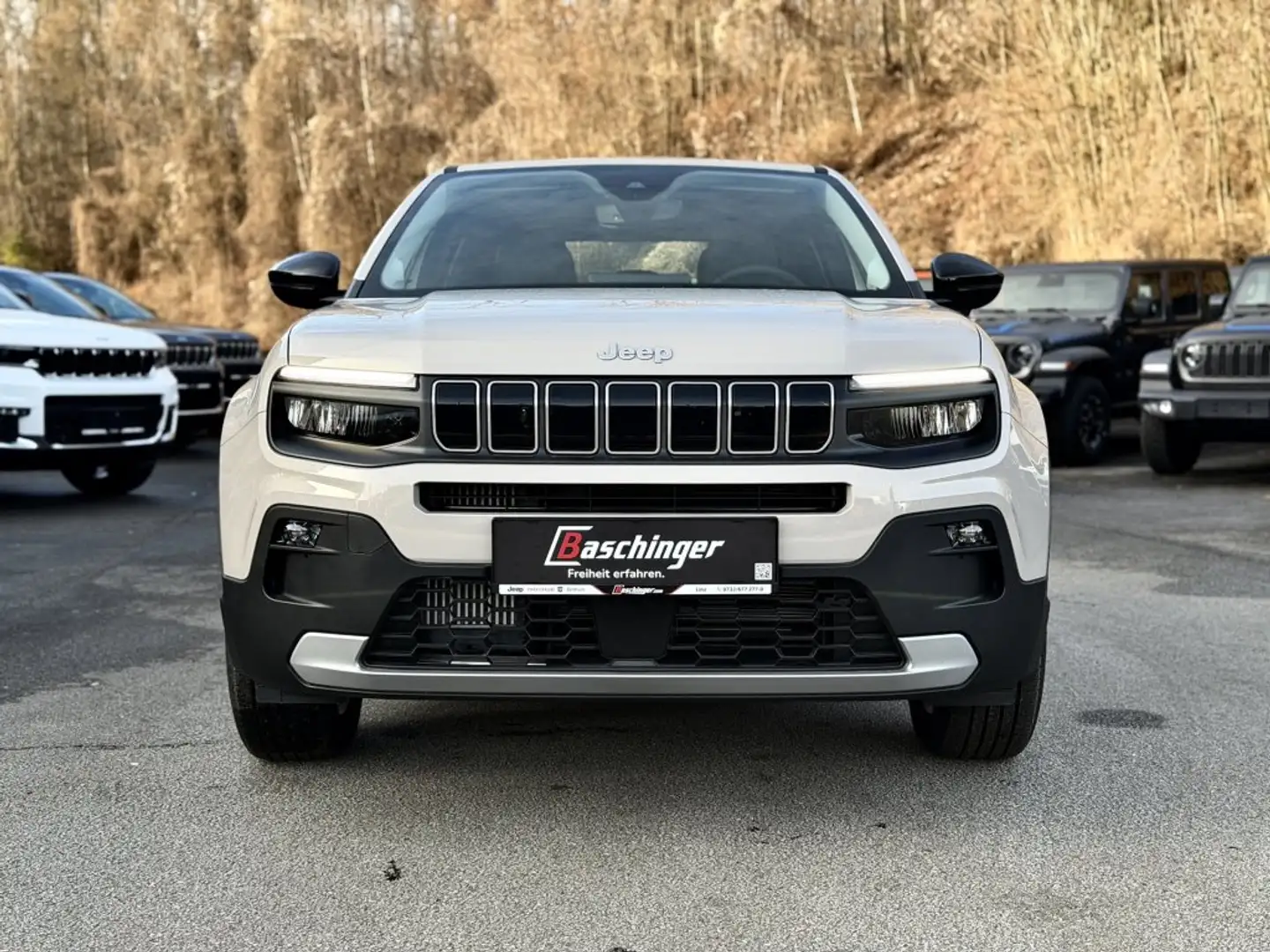 Jeep Avenger e-Hybrid Altitude Grau - 2