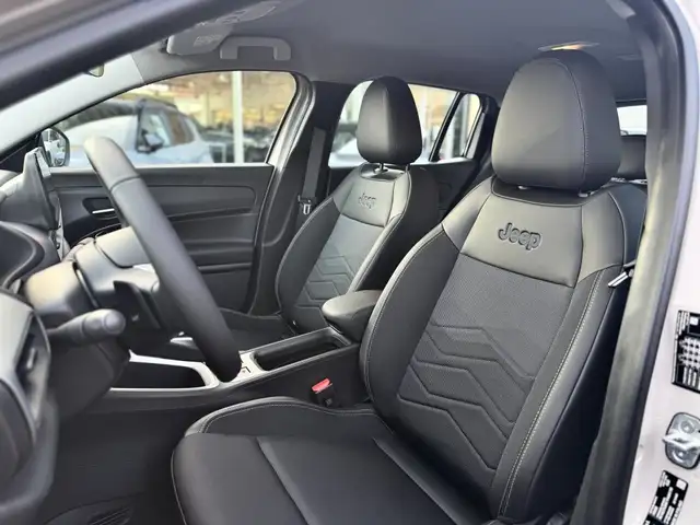Jeep Avenger view 13