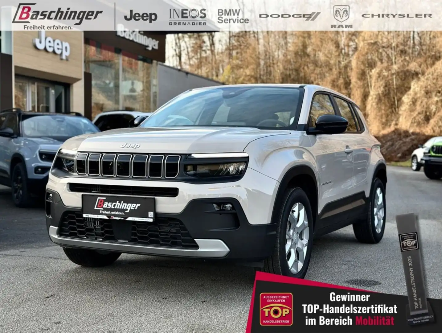 Jeep Avenger e-Hybrid Altitude Grau - 1