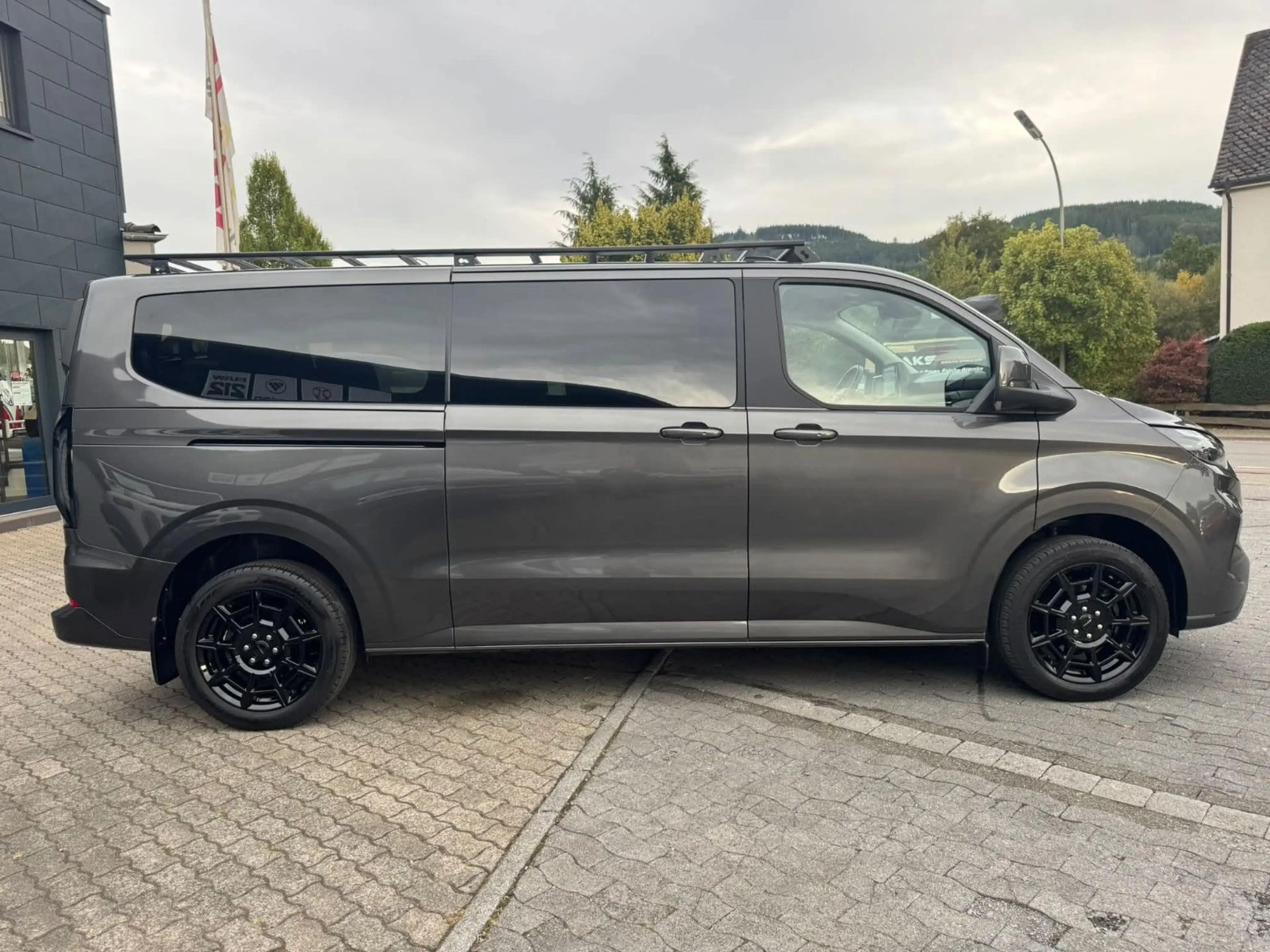Ford Tourneo Custom 2.0 EcoBlue 110kW 320 L2 Titanium — photo 8