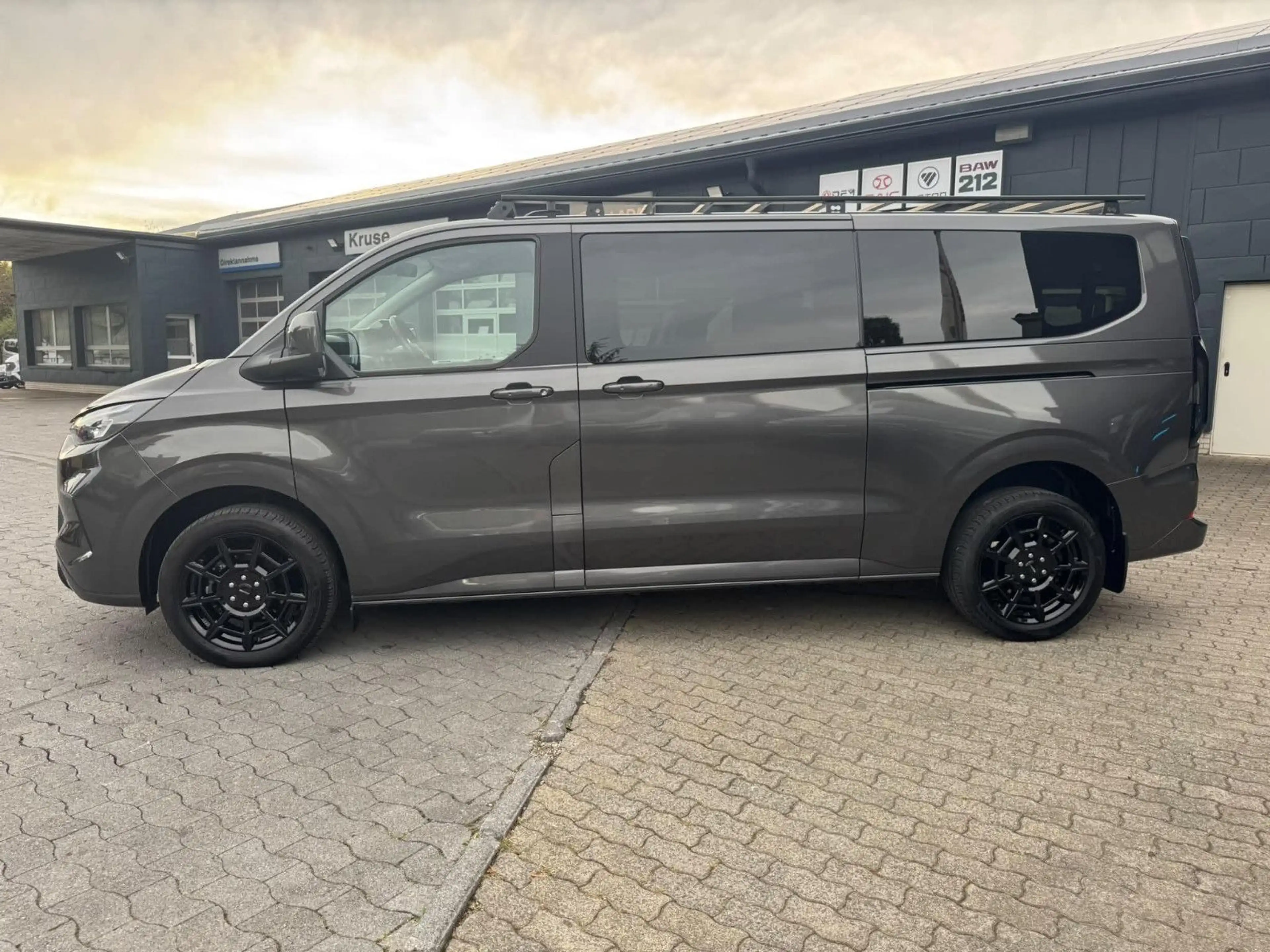 Ford Tourneo Custom 2.0 EcoBlue 110kW 320 L2 Titanium — photo 12