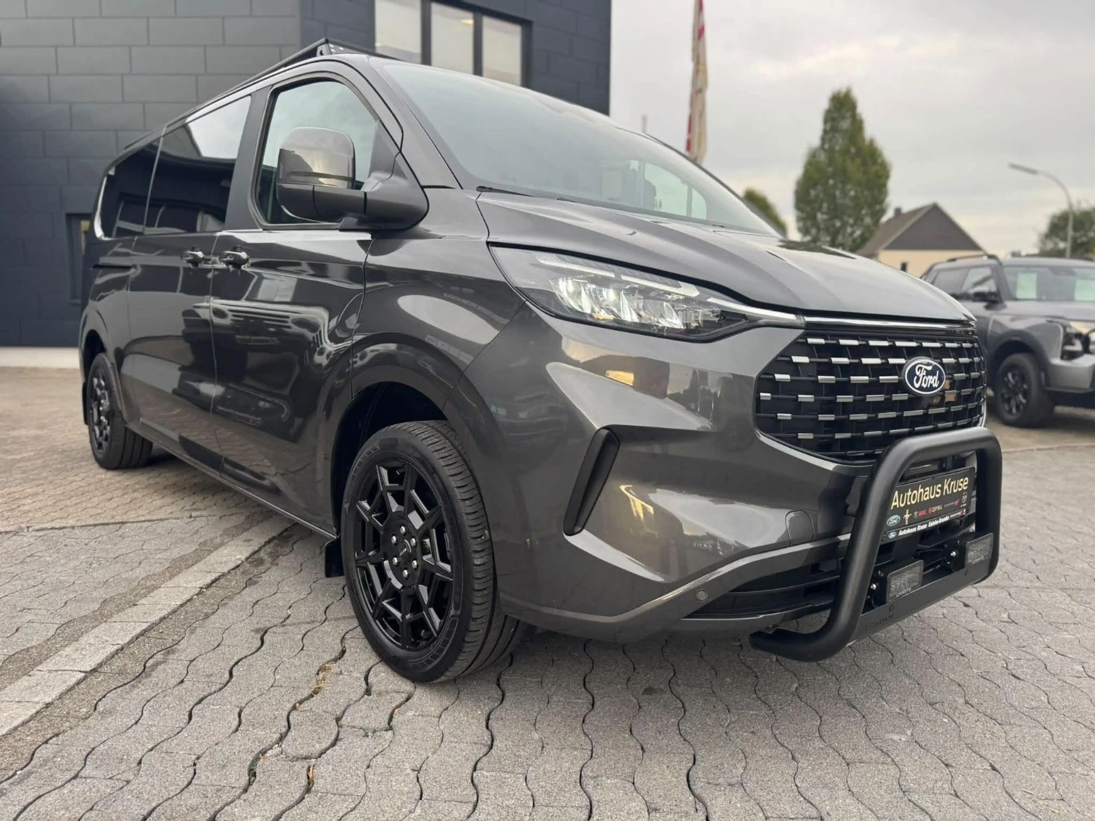 Ford Tourneo Custom 2.0 EcoBlue 110kW 320 L2 Titanium