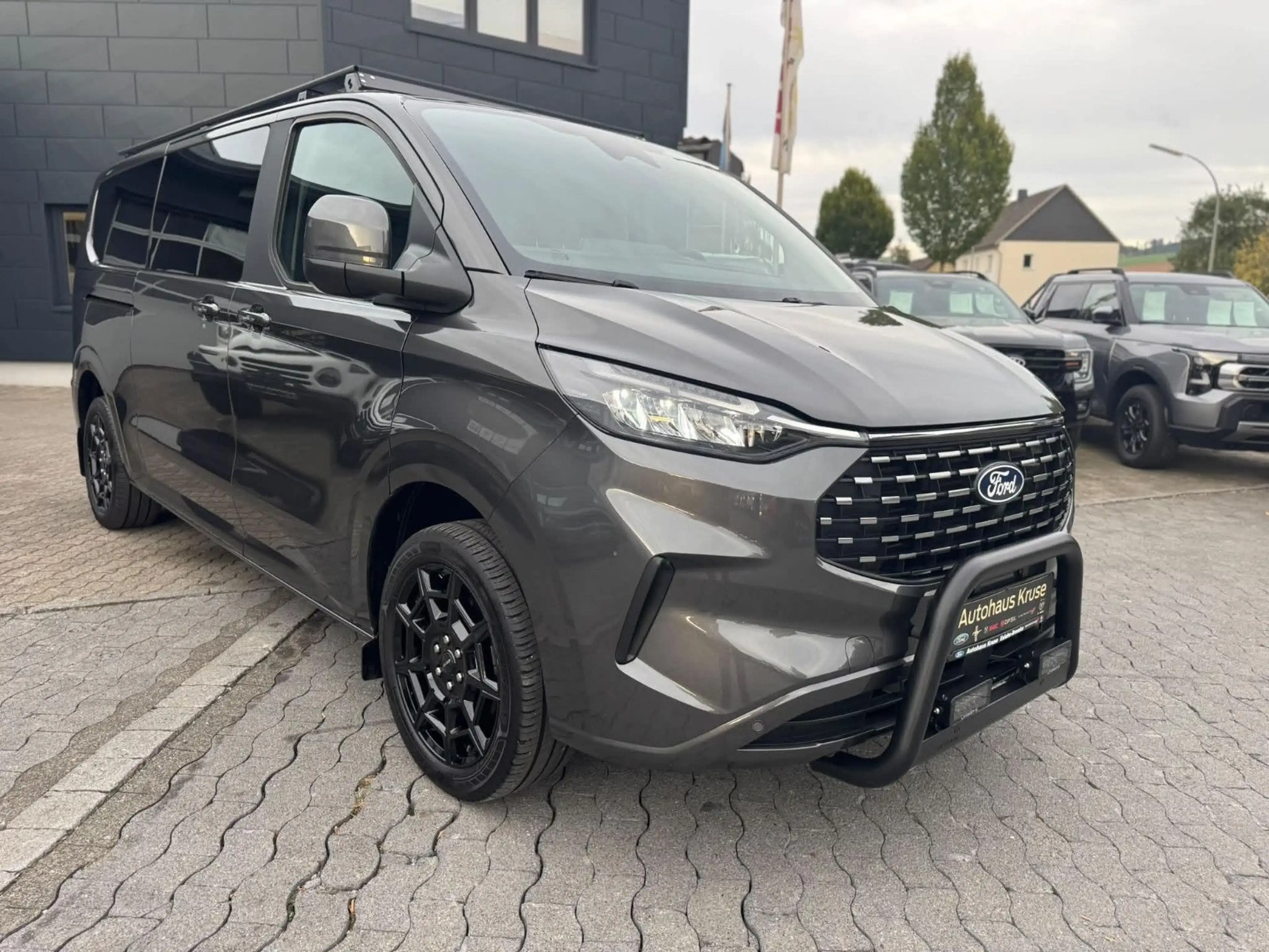 Ford Tourneo Custom 2.0 EcoBlue 110kW 320 L2 Titanium — photo 2