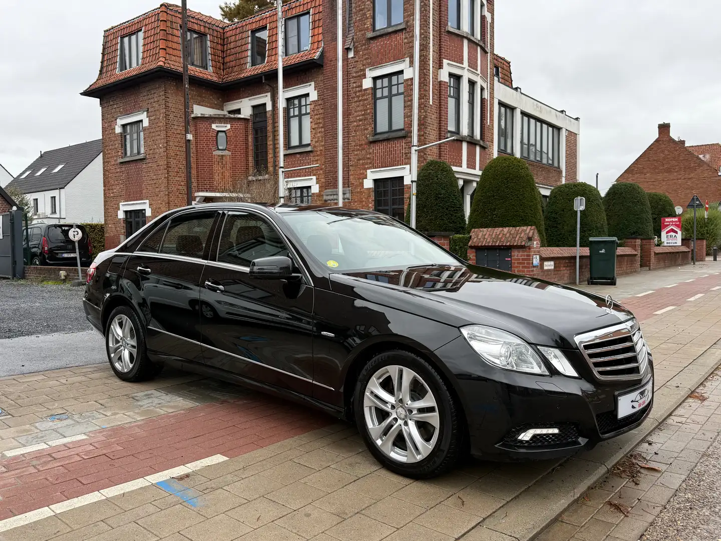 Mercedes-Benz E 250 CDI DPF BlueEFFICIENCY Automatik Avantgarde Schwarz - 2