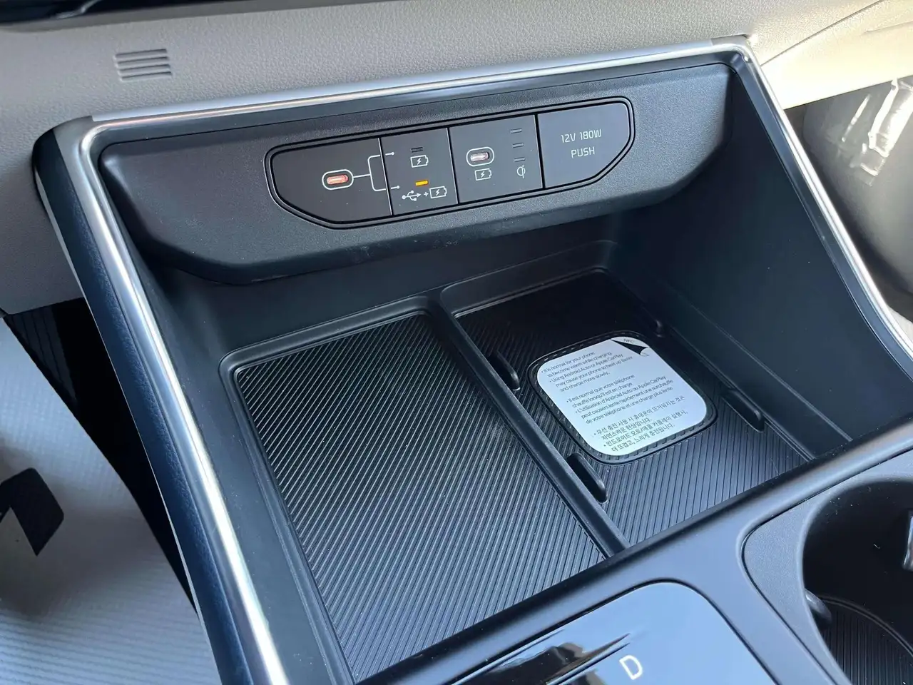 Kia Carnival снимка Kia Carnival