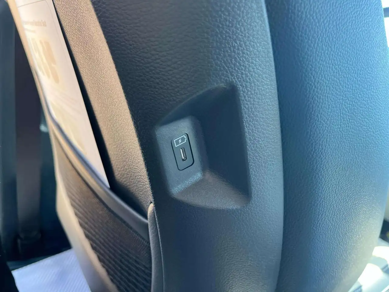 Kia Carnival снимка Kia Carnival