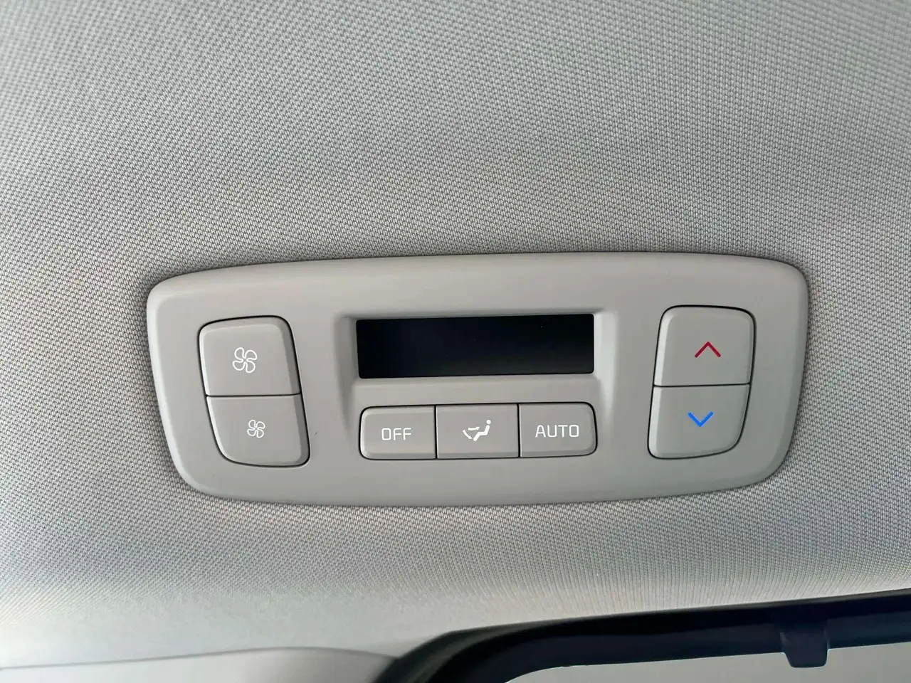 Kia Carnival снимка Kia Carnival