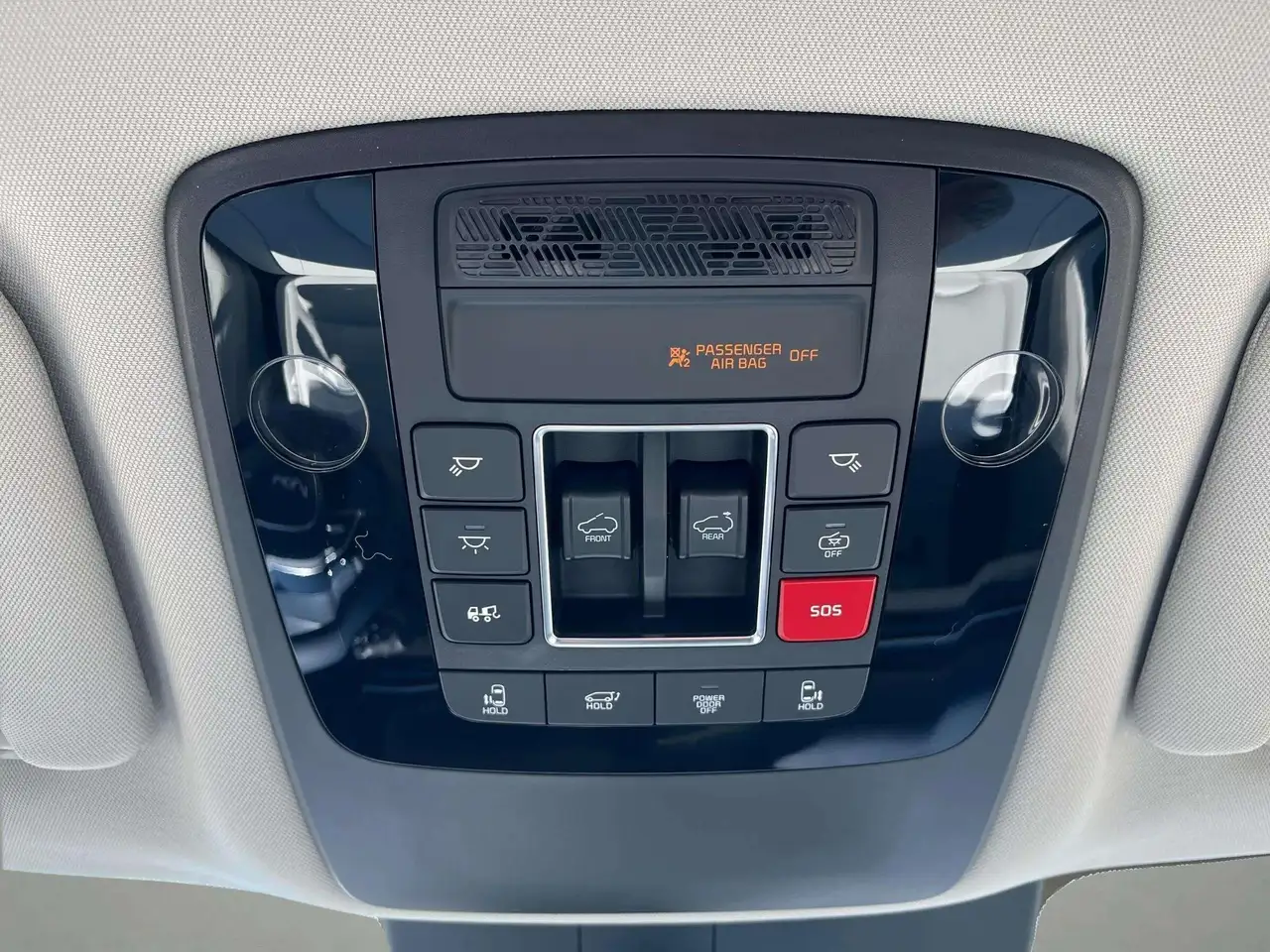 Kia Carnival снимка Kia Carnival