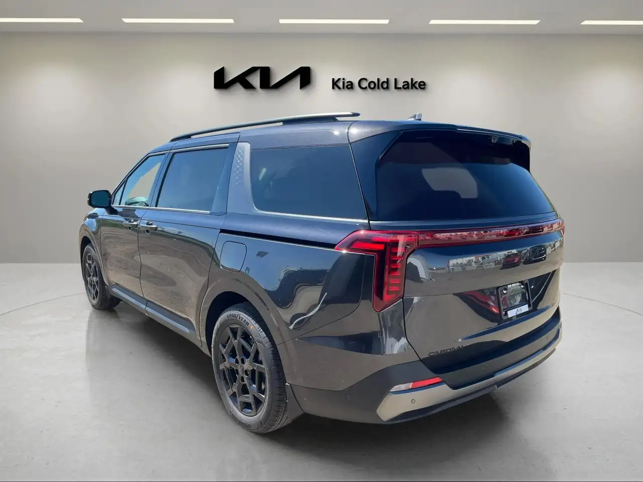 Kia Carnival снимка Kia Carnival
