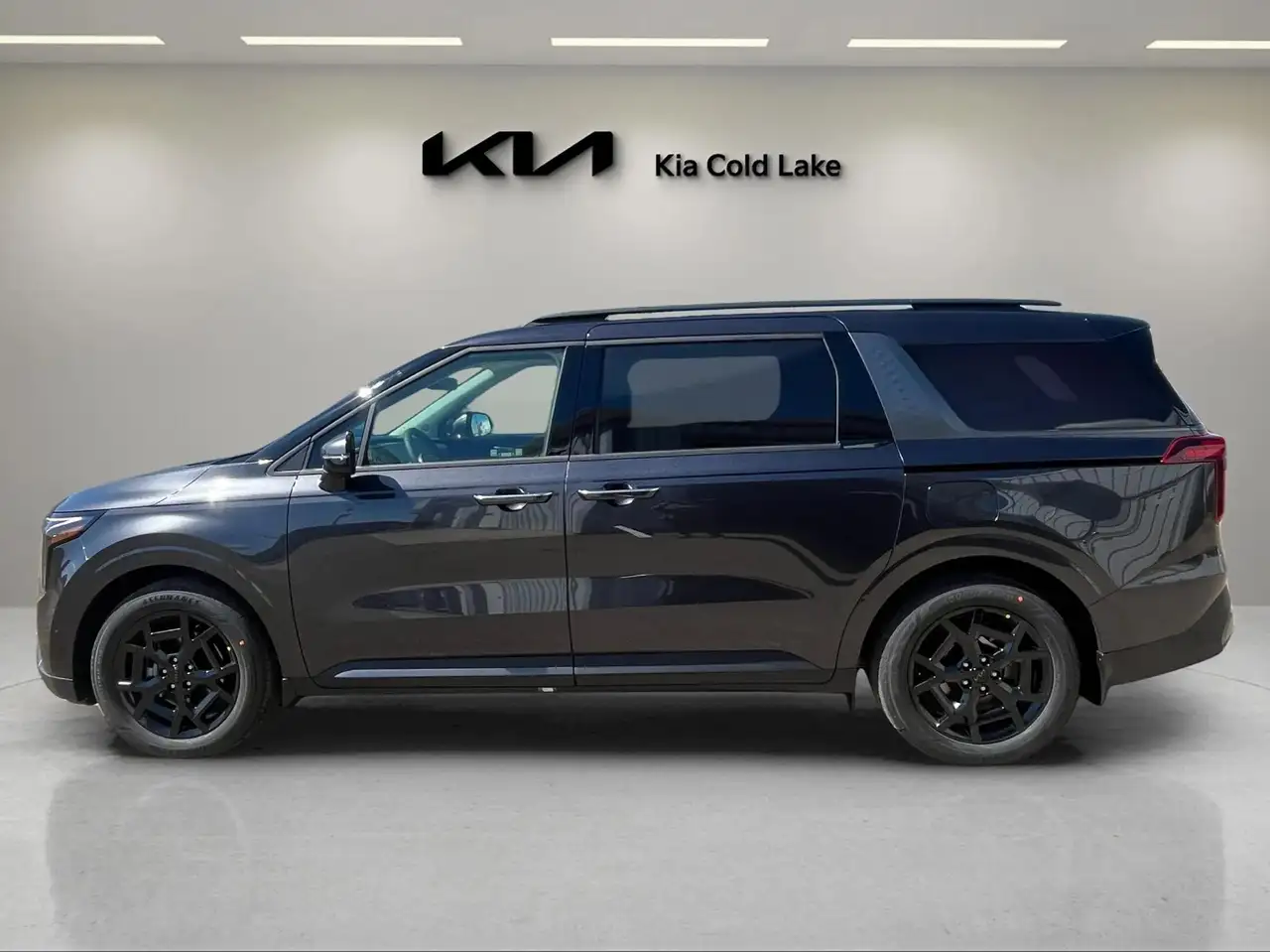 Kia Carnival снимка Kia Carnival