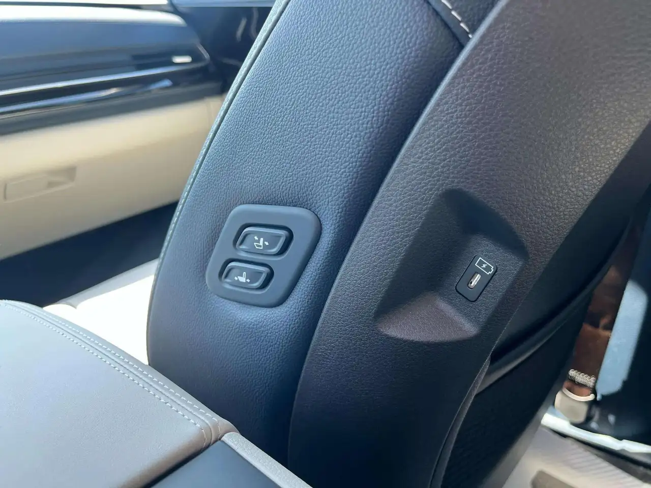 Kia Carnival снимка Kia Carnival