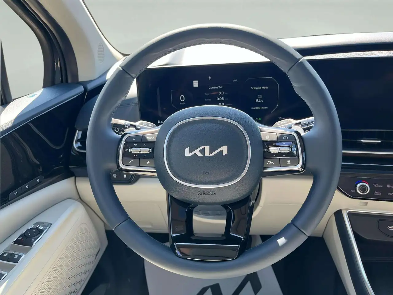 Kia Carnival снимка Kia Carnival