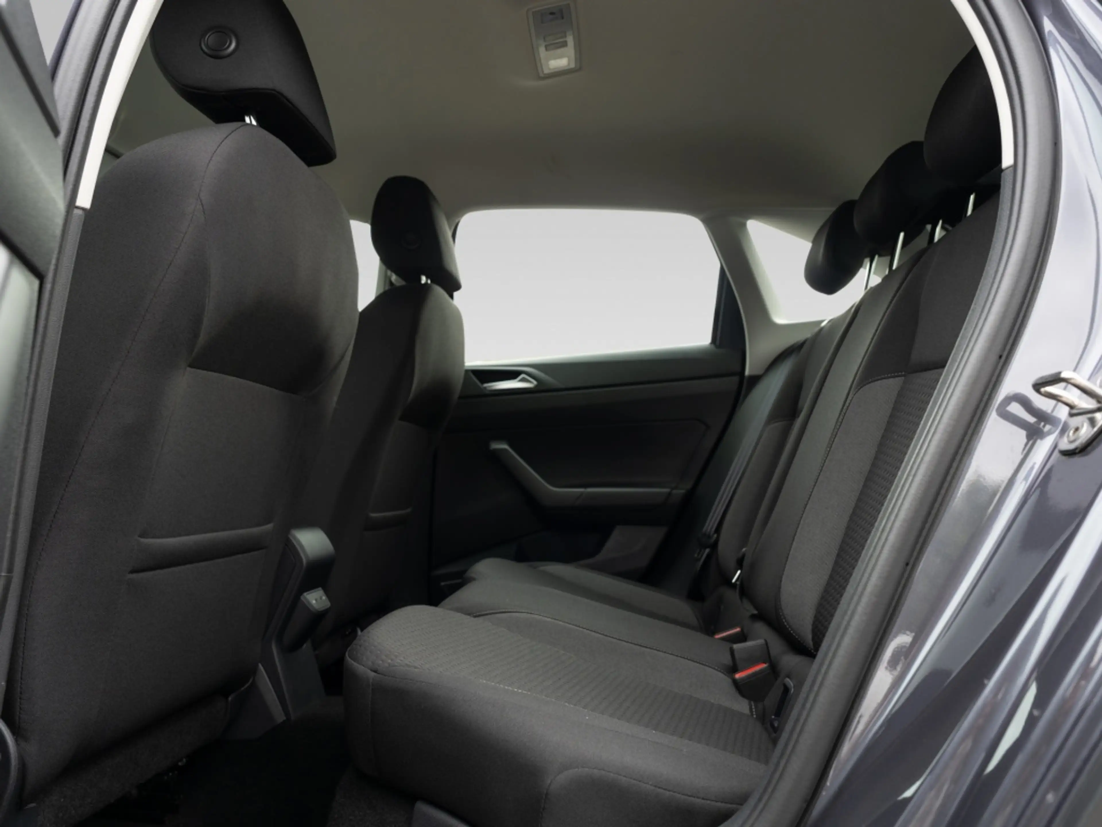 Volkswagen Taigo 1.0 TSI Life // DISTR SPUR — photo 9