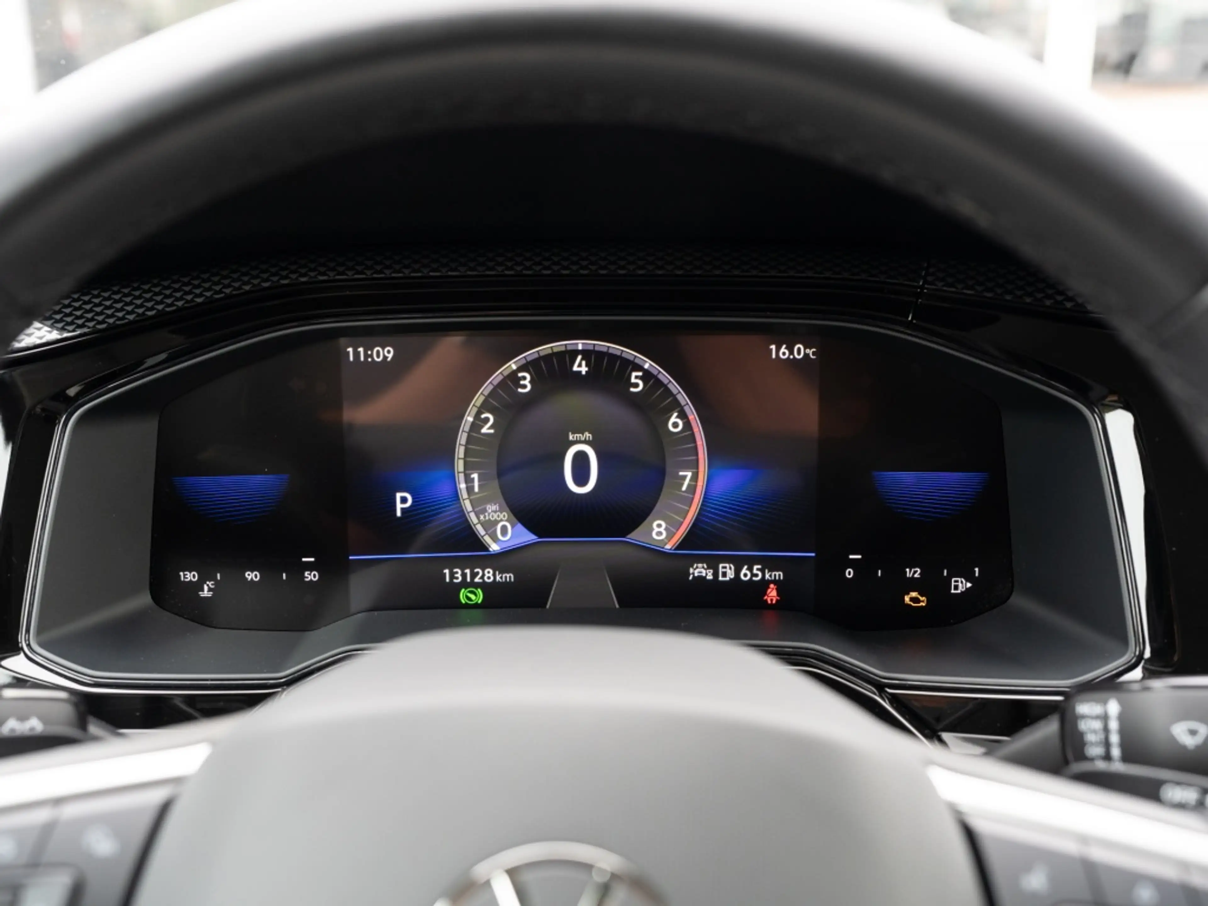Volkswagen Taigo 1.0 TSI Life // DISTR SPUR — photo 13