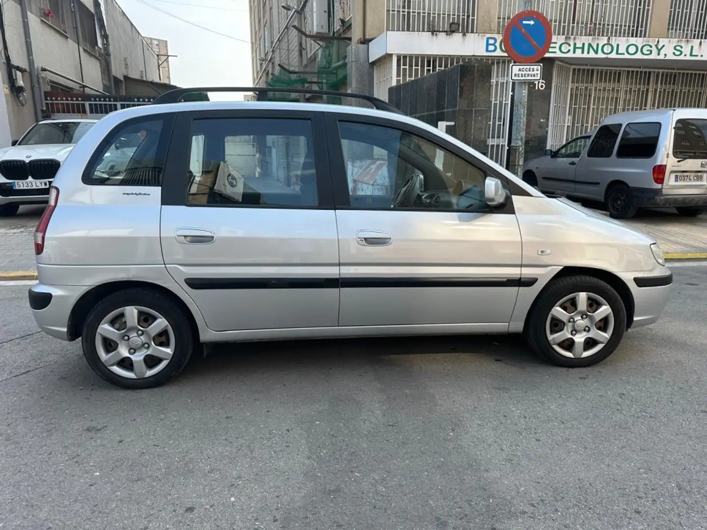 Hyundai Matrix 1.5CRDi VGT Full 110 Plateado - 1