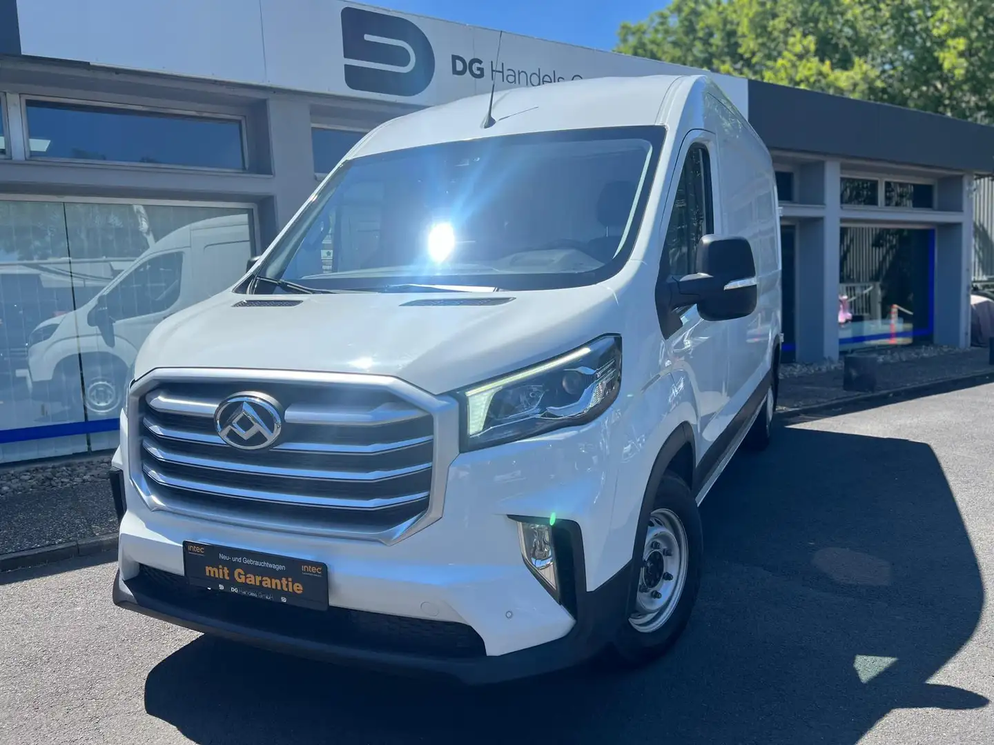 Maxus Deliver 9 Deliver 9 2.0 Kasten L3H2 Luxury Weiß - 2