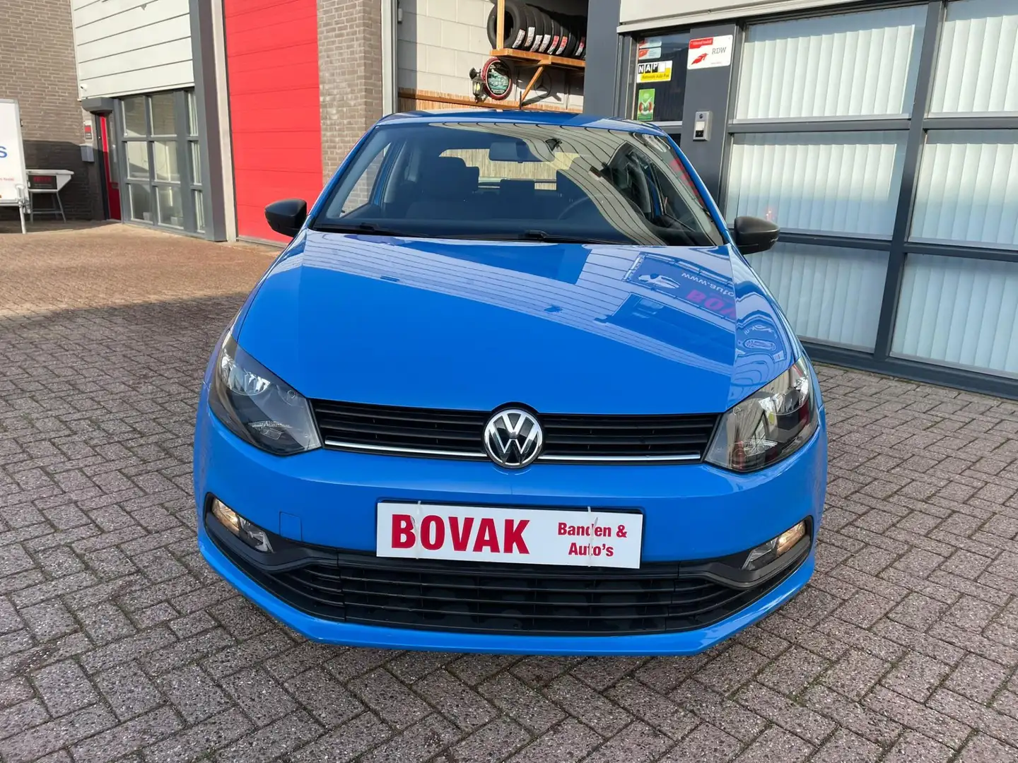 Volkswagen Polo 1.0 Easyline Blau - 2
