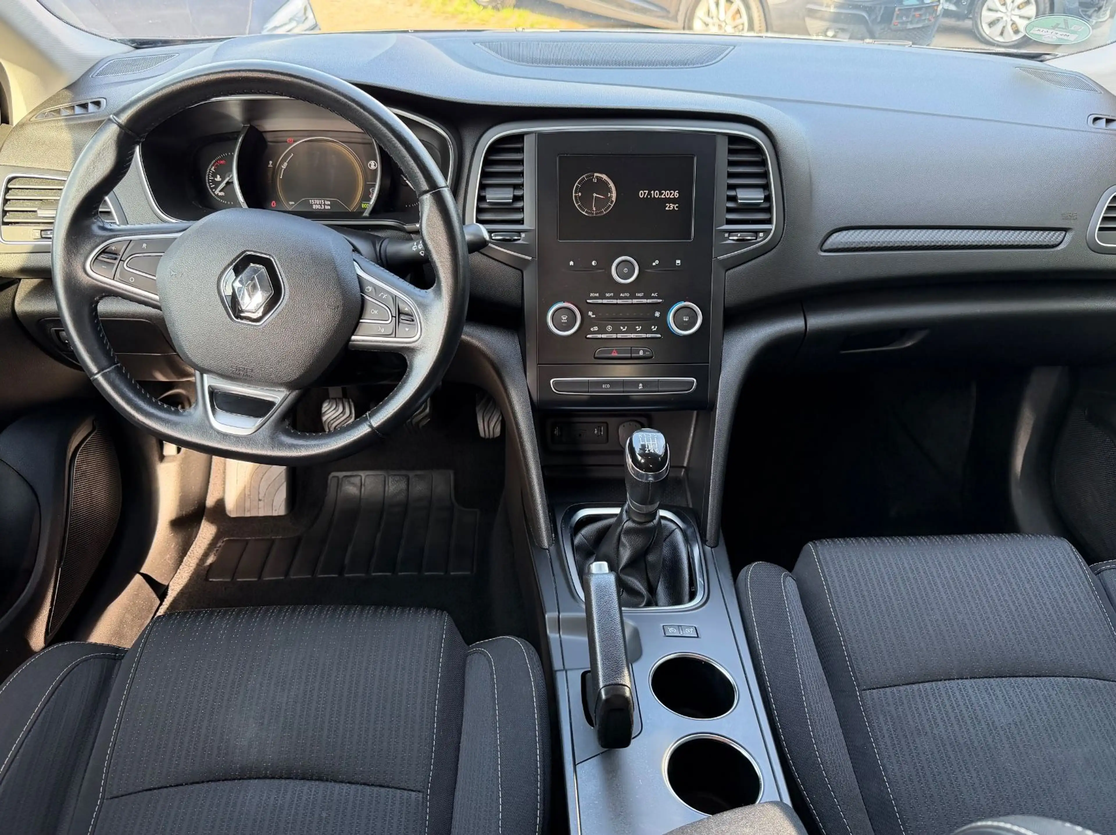 Renault Megane IV Grandtour Experience — photo 8