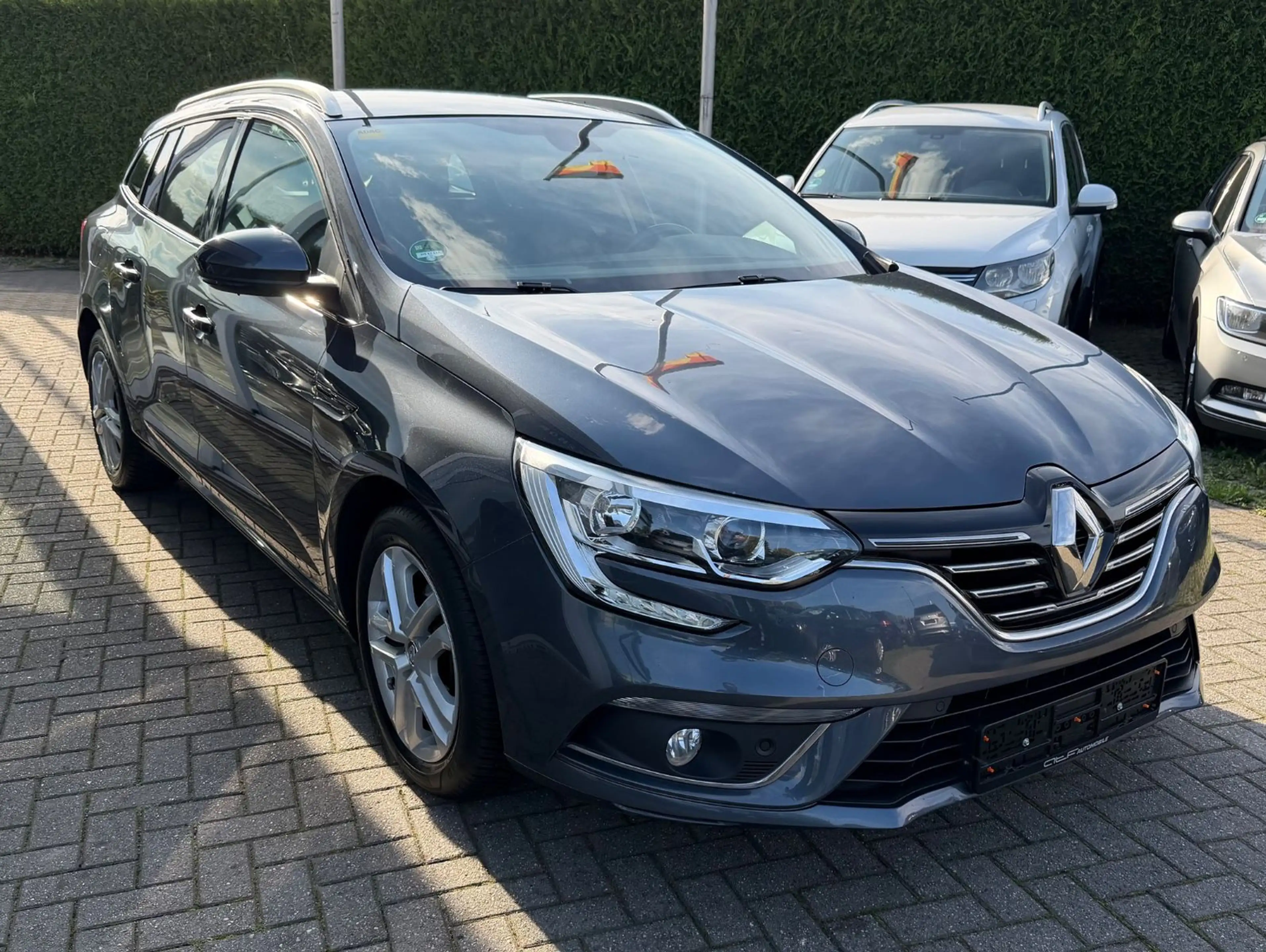 Renault Megane IV Grandtour Experience — photo 2