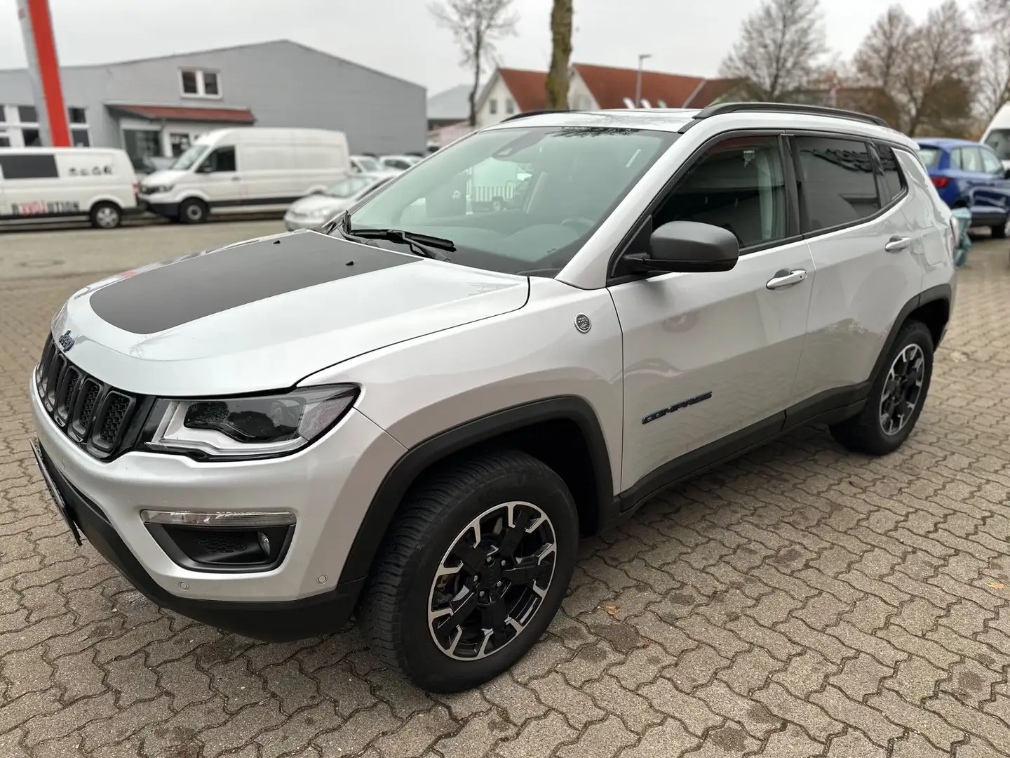 Jeep Compass Trailhawk Plug-In Hybrid 4WD/PANO/AHK Silber - 2
