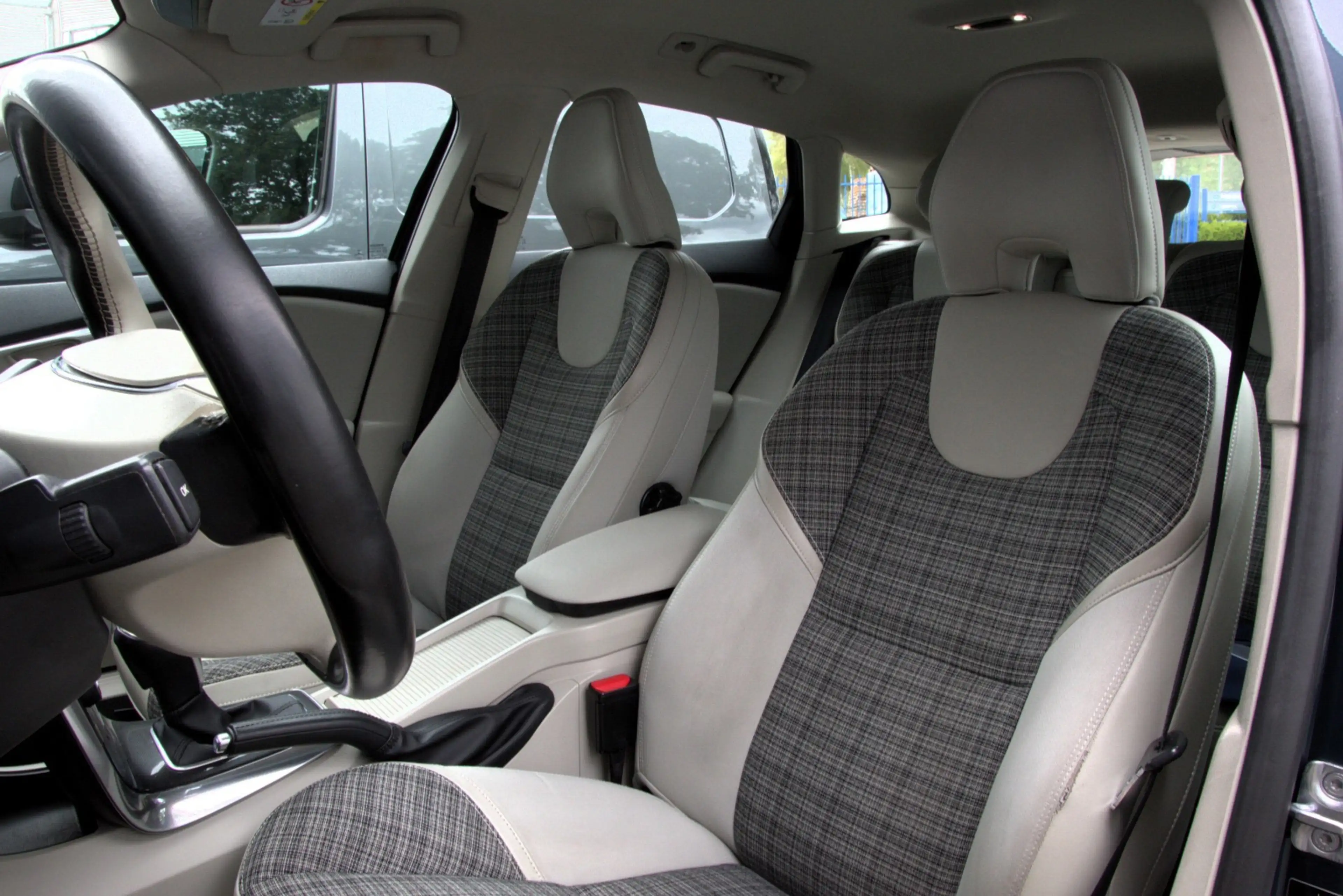 Volvo V40 1.5 T2 Momentum ,NAP, Stoelvw, Navi, Cruise, Clima — photo 13