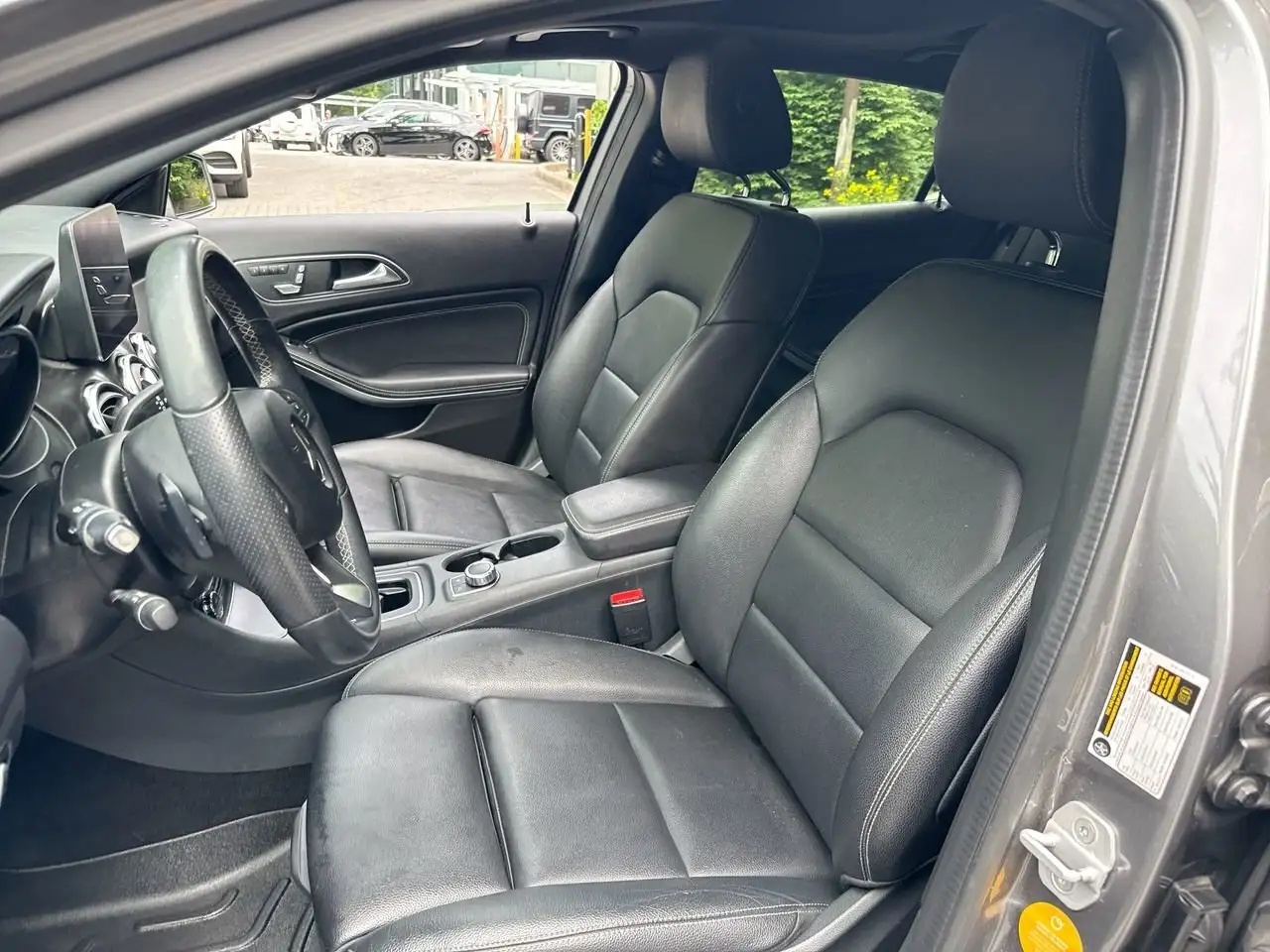 Mercedes-Benz GLA снимка Mercedes-Benz GLA