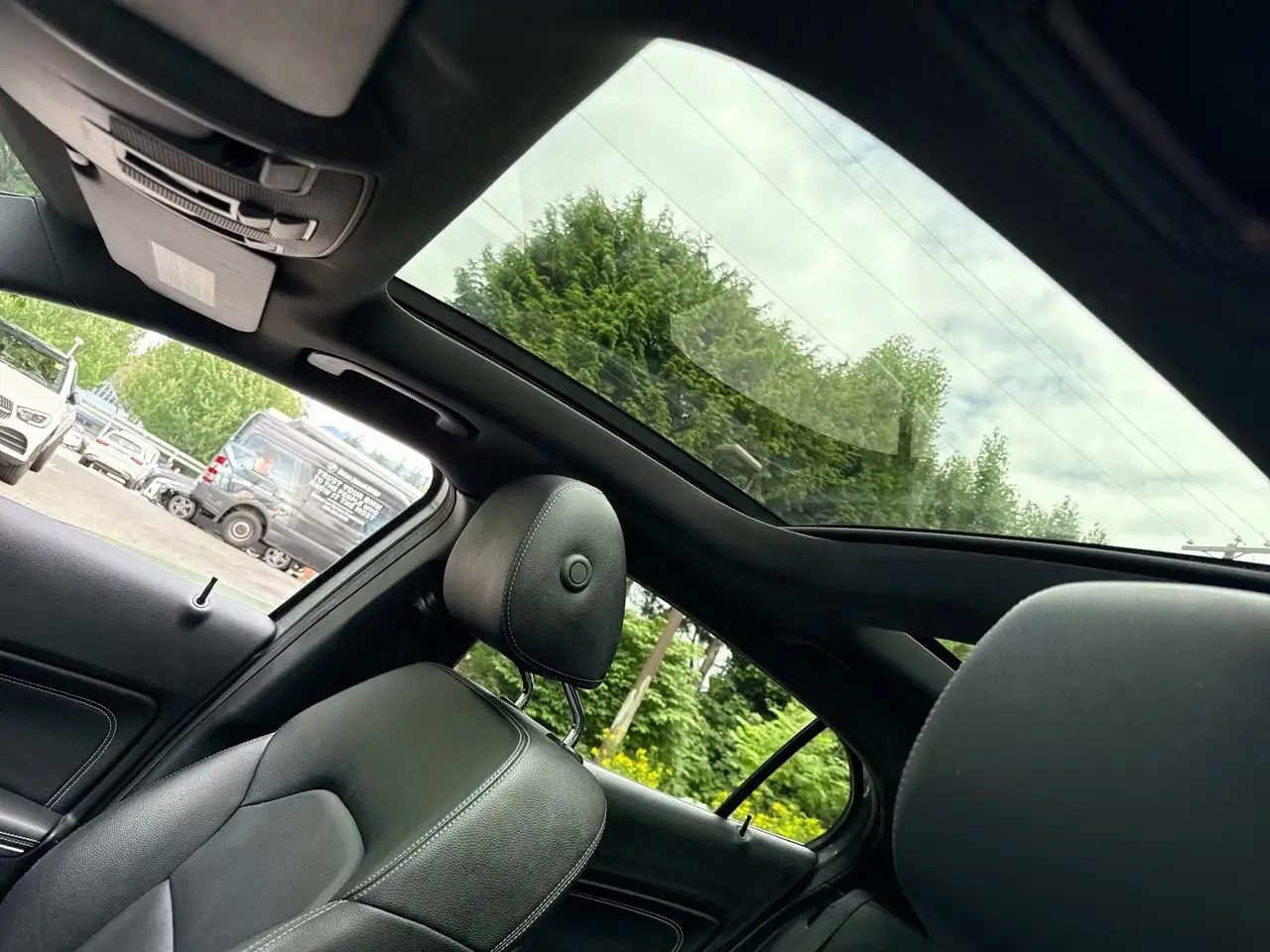 Mercedes-Benz GLA снимка Mercedes-Benz GLA