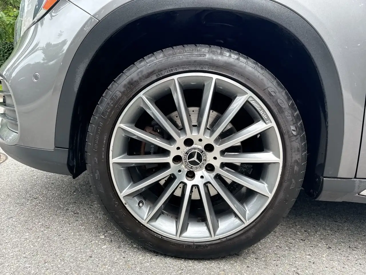 Mercedes-Benz GLA снимка Mercedes-Benz GLA