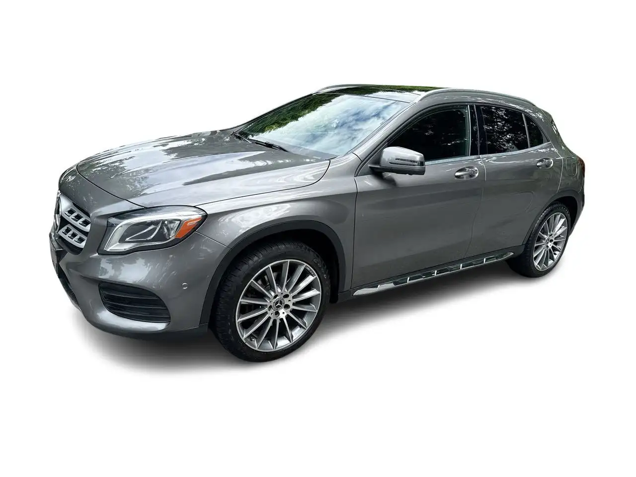 Mercedes-Benz GLA снимка Mercedes-Benz GLA