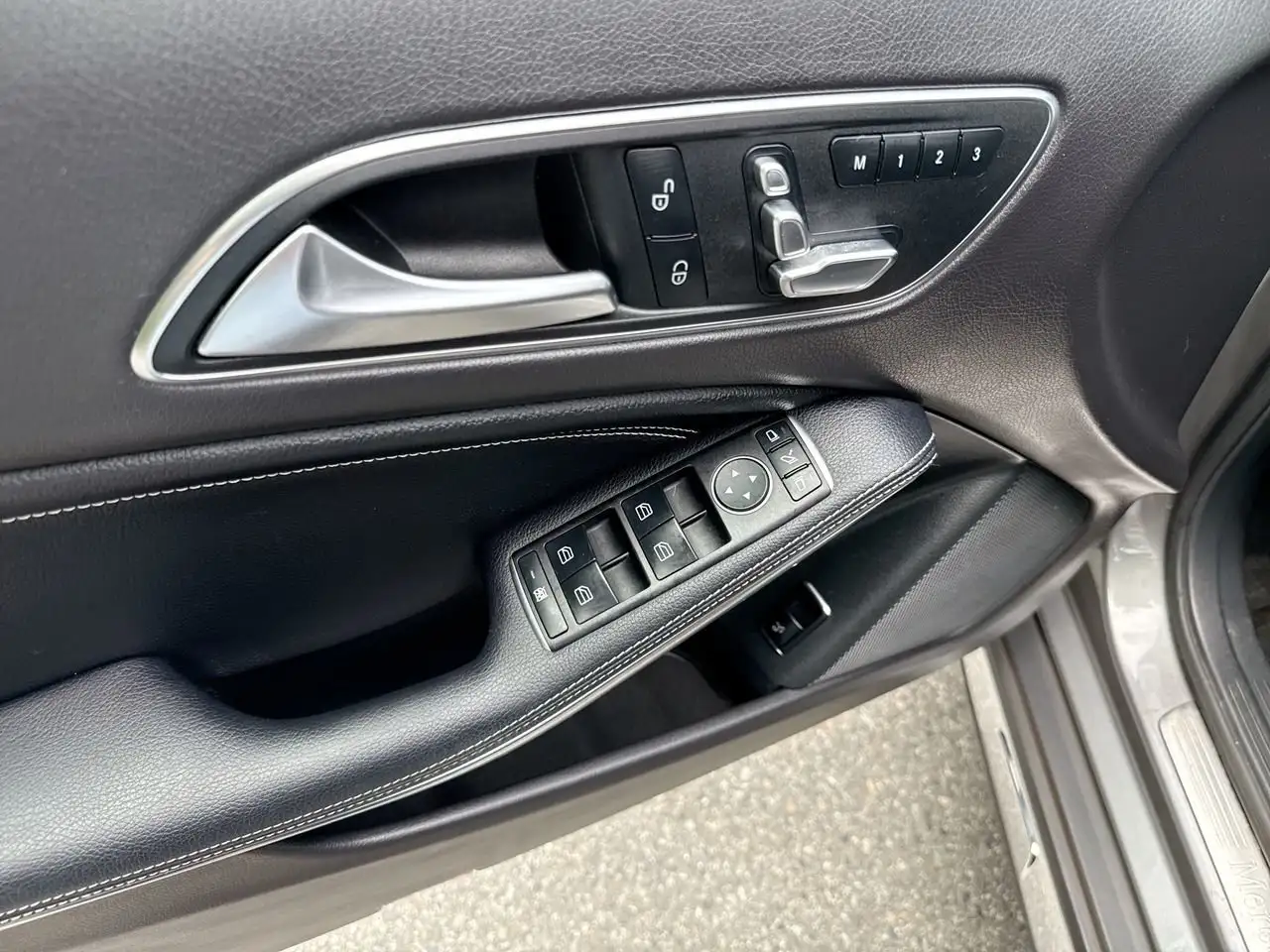 Mercedes-Benz GLA снимка Mercedes-Benz GLA