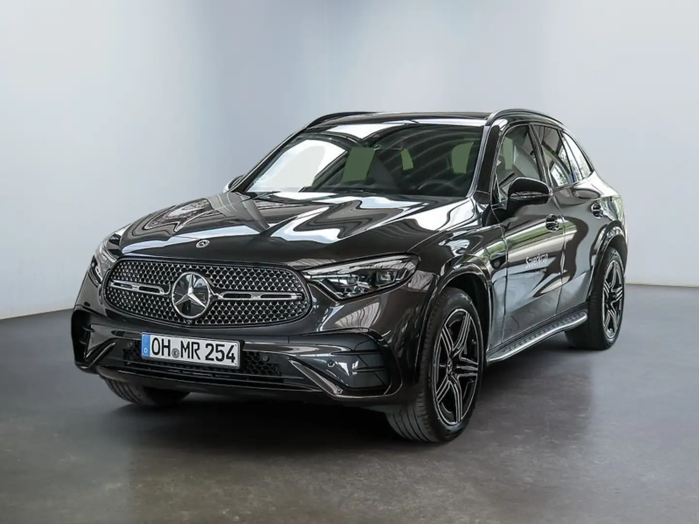 Mercedes-Benz GLC 300 d 4M AMG NIGHT SPUR PANO AHK DISTR 360 Grau - 2