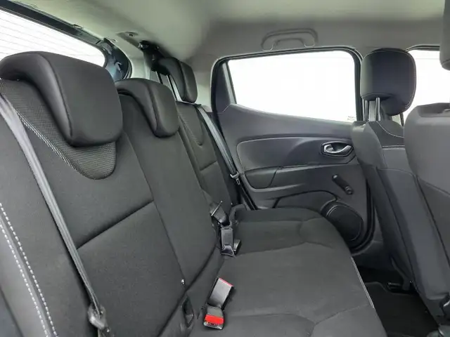 Renault Clio view 15