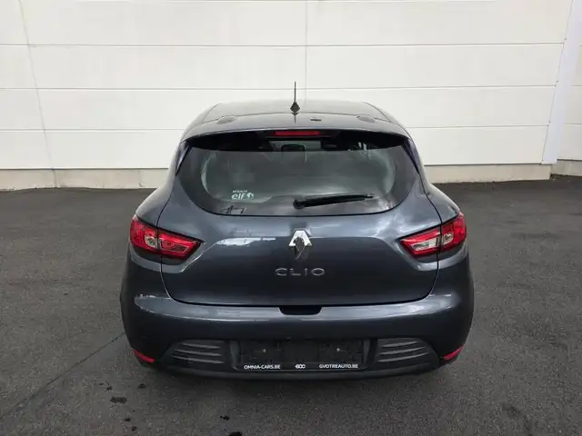 Renault Clio view 6