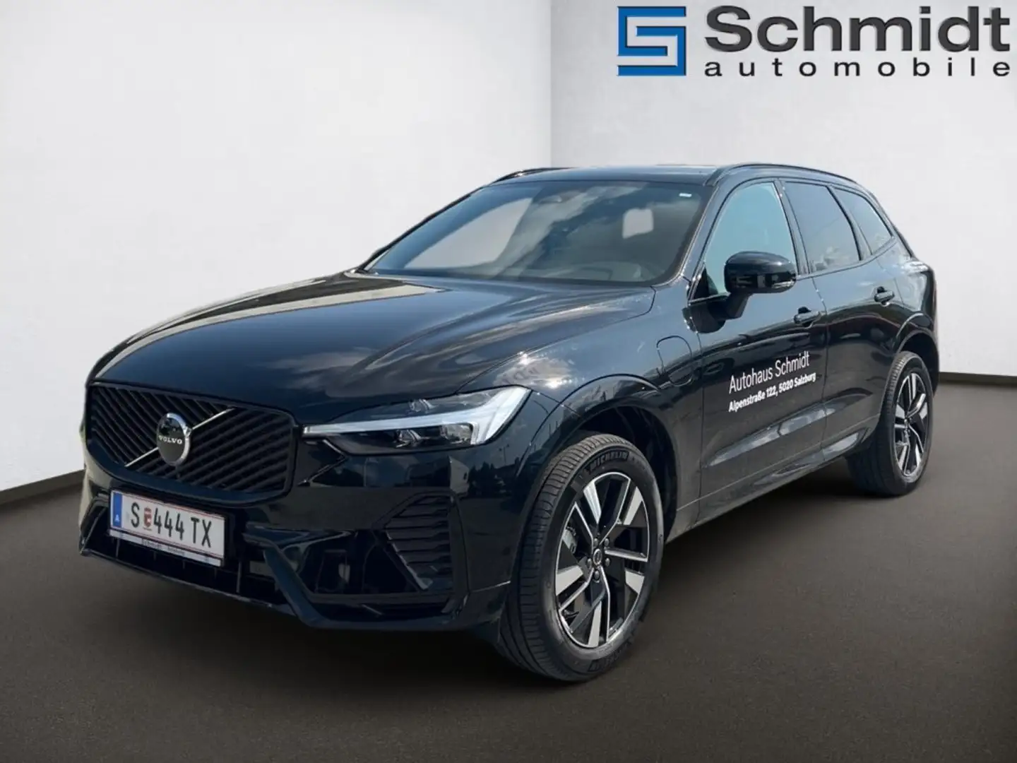 Volvo XC60 Plus, T6 AWD Plug-in Hybrid, Elektrisch/Benzin, Dark Schwarz - 2