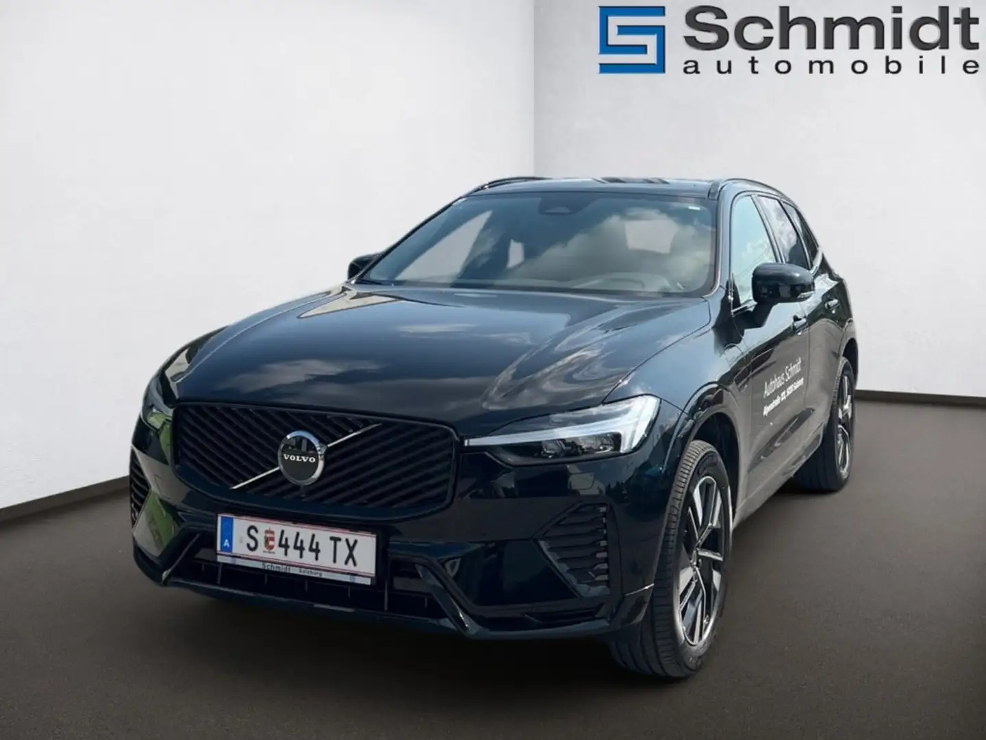 Volvo XC60 Plus, T6 AWD Plug-in Hybrid, Elektrisch/Benzin, Dark Schwarz - 1