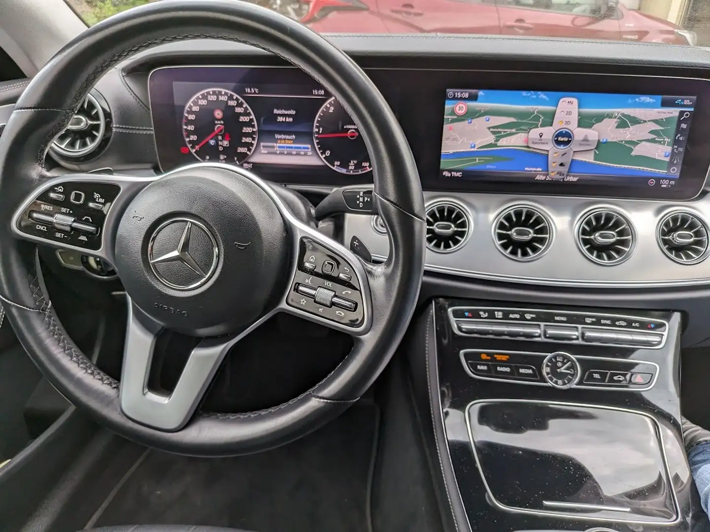 Mercedes-Benz E 220 d Coupe 9G-TRONIC Avantgarde AMG-Line Widescreen Weiß - 1